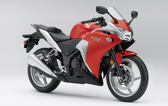 バイクHonda CBR250R 2011 Honda CBR250R Sportbike Motorcycle- 2011 Honda Sportbikes