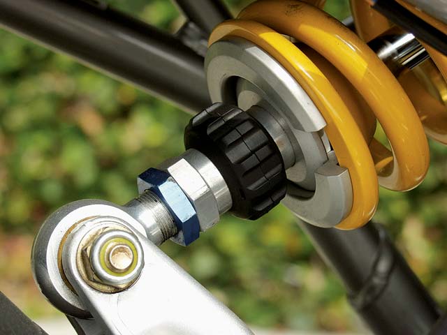 Adjusting rear shock on mountain online bike