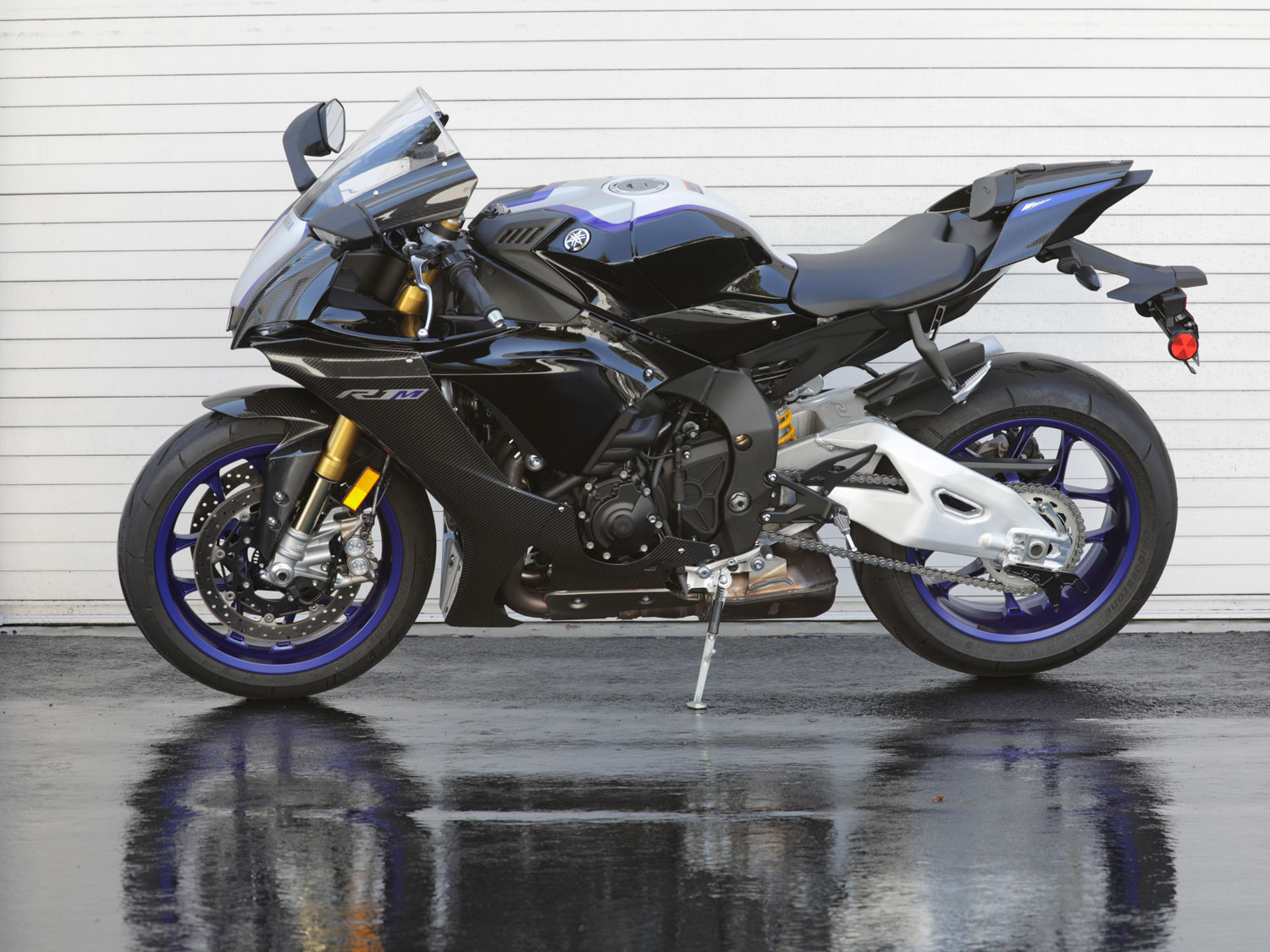 2020 Yamaha YZF-R1M Review MC Commute | Motorcyclist