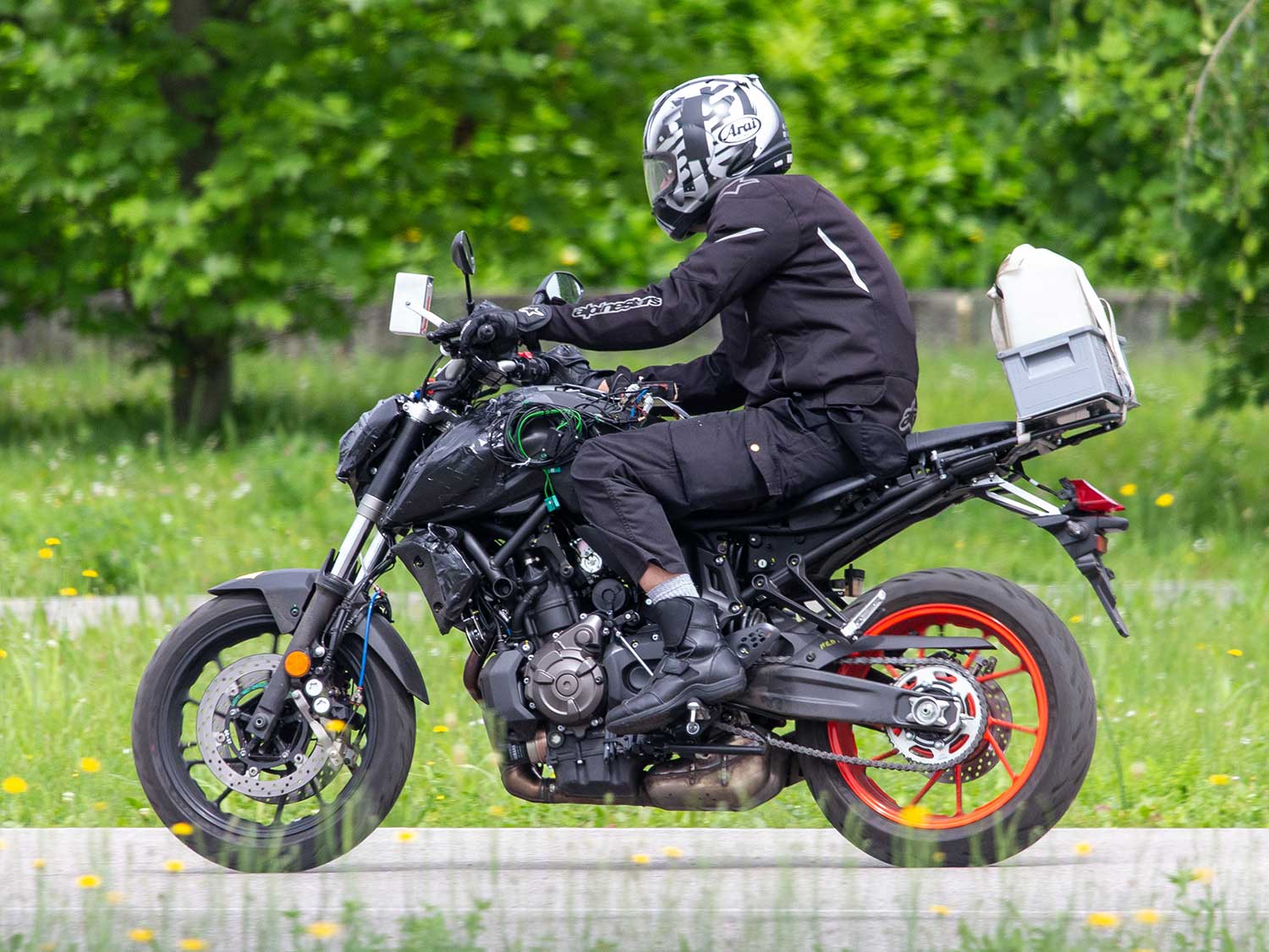 Yamaha MT 07 посадка