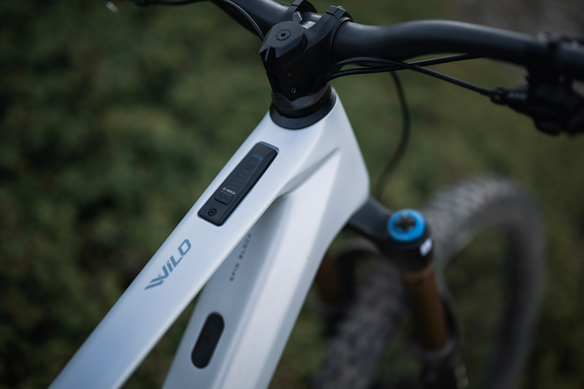 The Bosch controller gets low-profile integration into the frame’s toptube.