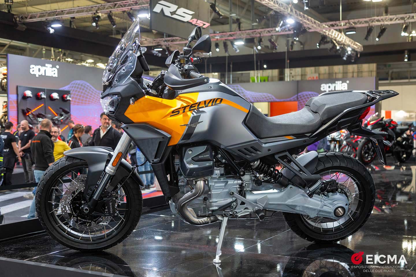 Moto Guzzi Stelvio 1000: price, consumption, colors