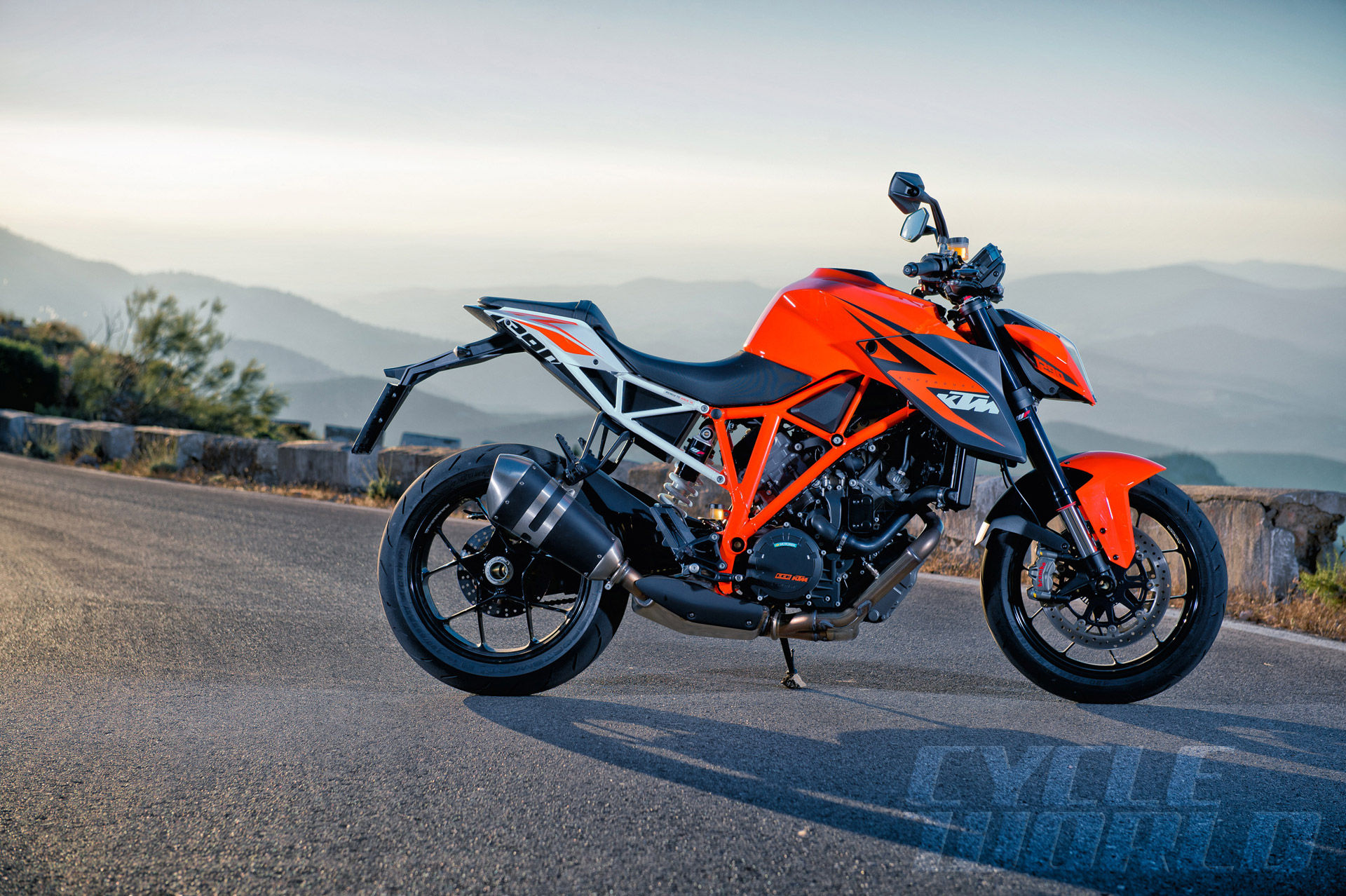2016 KTM 1290 Super Duke R - WHAT I'VE BEEN RIDING | Cycle World