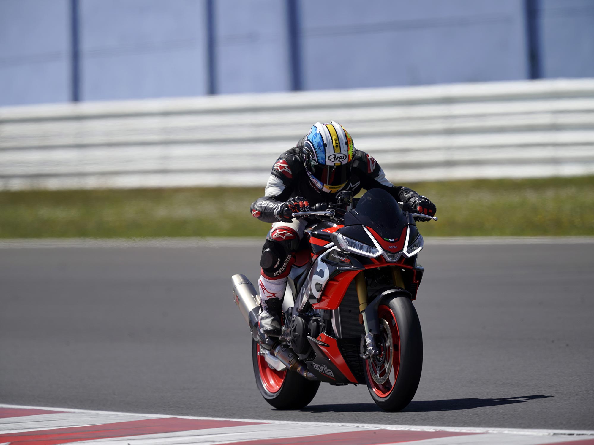 Aprilia tuono deals v4 factory 2021