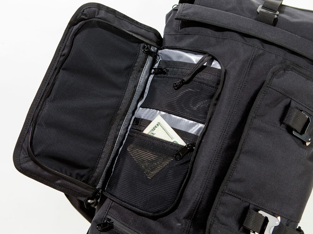 バッグ Mission Workshop RHAKE made in USA Mission Workshop The Rhake Roll-Top Backpack Review | Motorcyclist