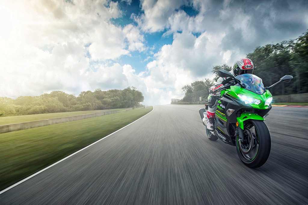 18 Kawasaki Ninja 400 Motorcycle Photo Gallery Cycle World