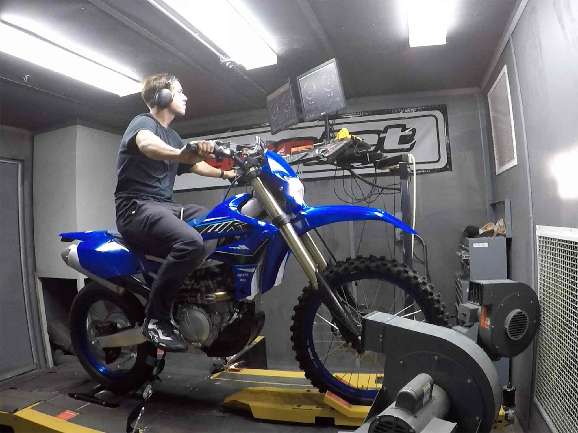 Yamaha WR450F 2021 – Uma 4T super poderosa – MOTOMUNDO