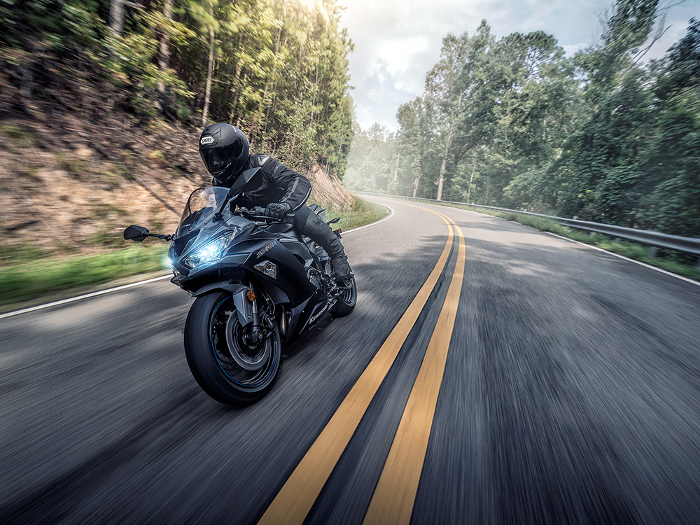 2019 Kawasaki Ninja ZX-6R First Look | Motorcyclist