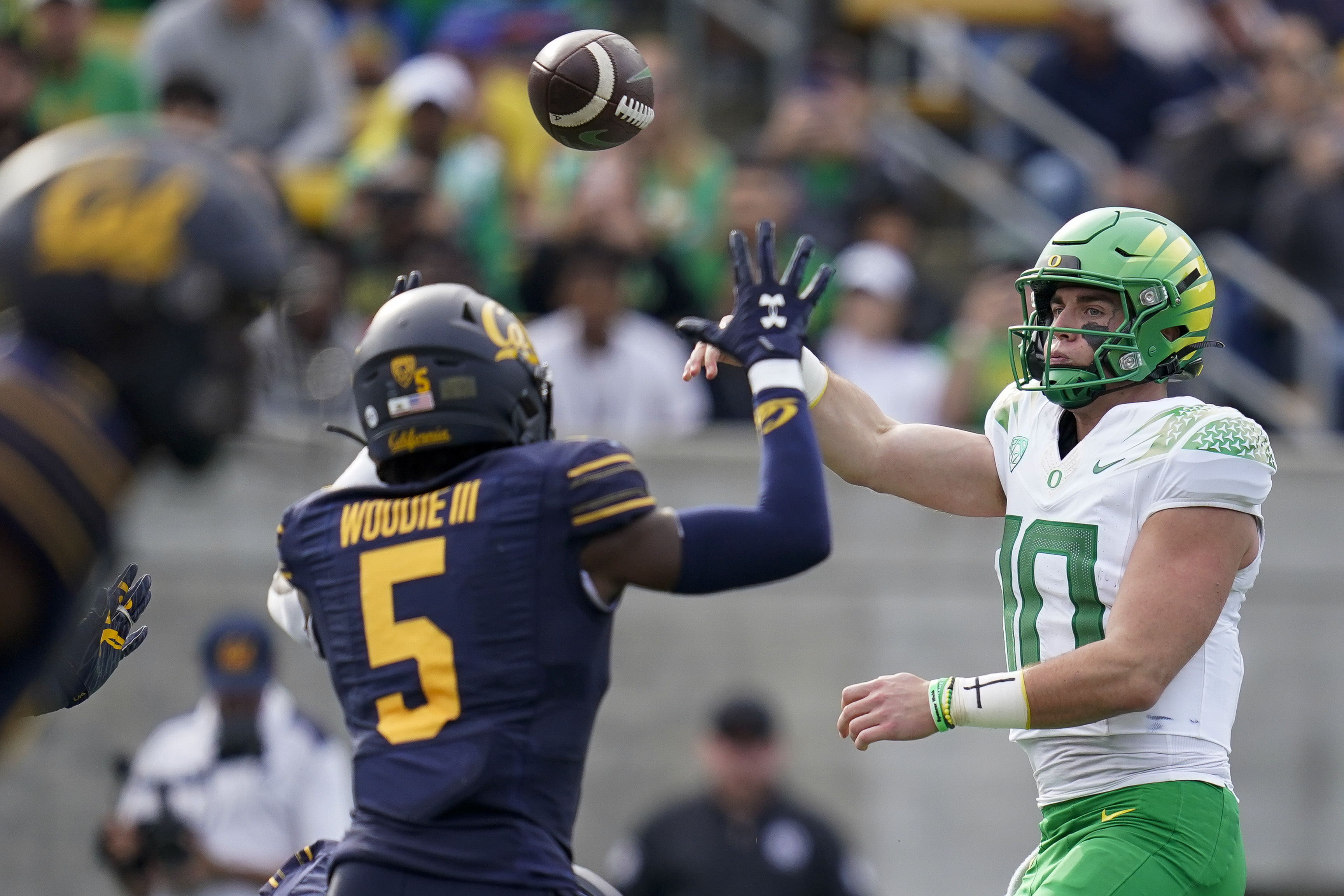 Nix accounts for 6 TDs in No. 8 Oregon's 42-24 win over Cal - OPB