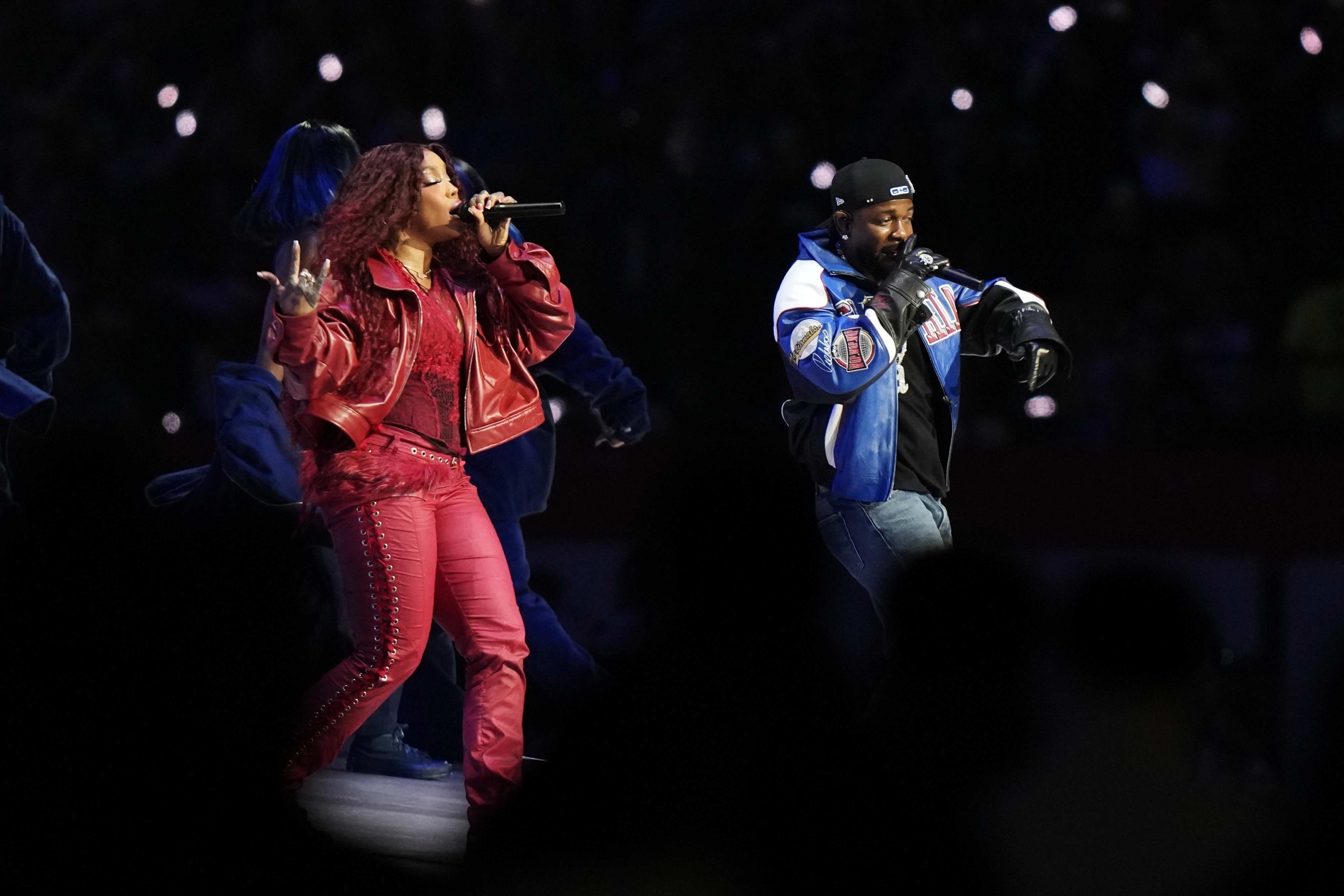 Sza Halftime Kendrick Lamar and SZA perform at the Super Bowl Halftime Show in New ...