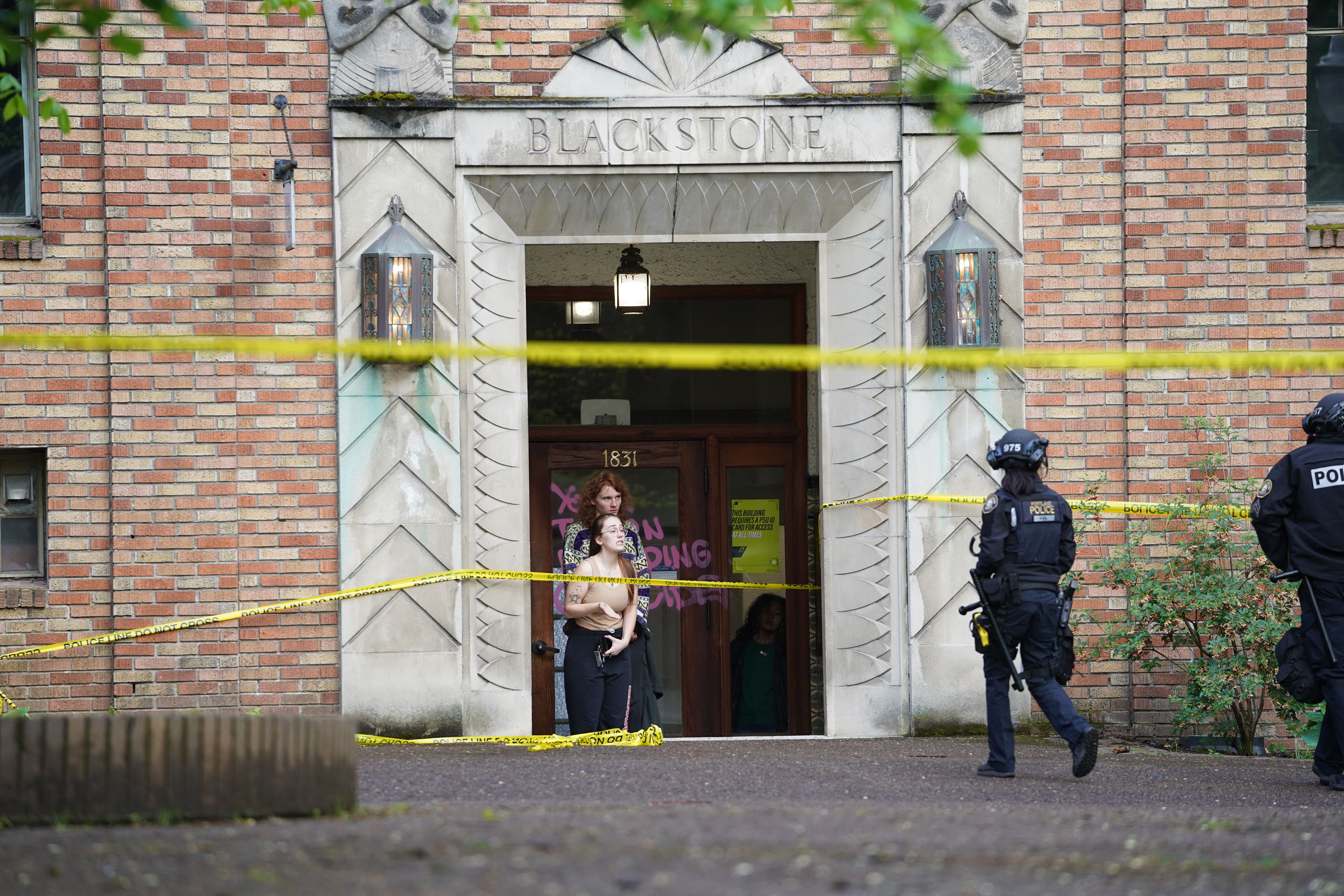 Police clear protesters from Portland State University library - OPB