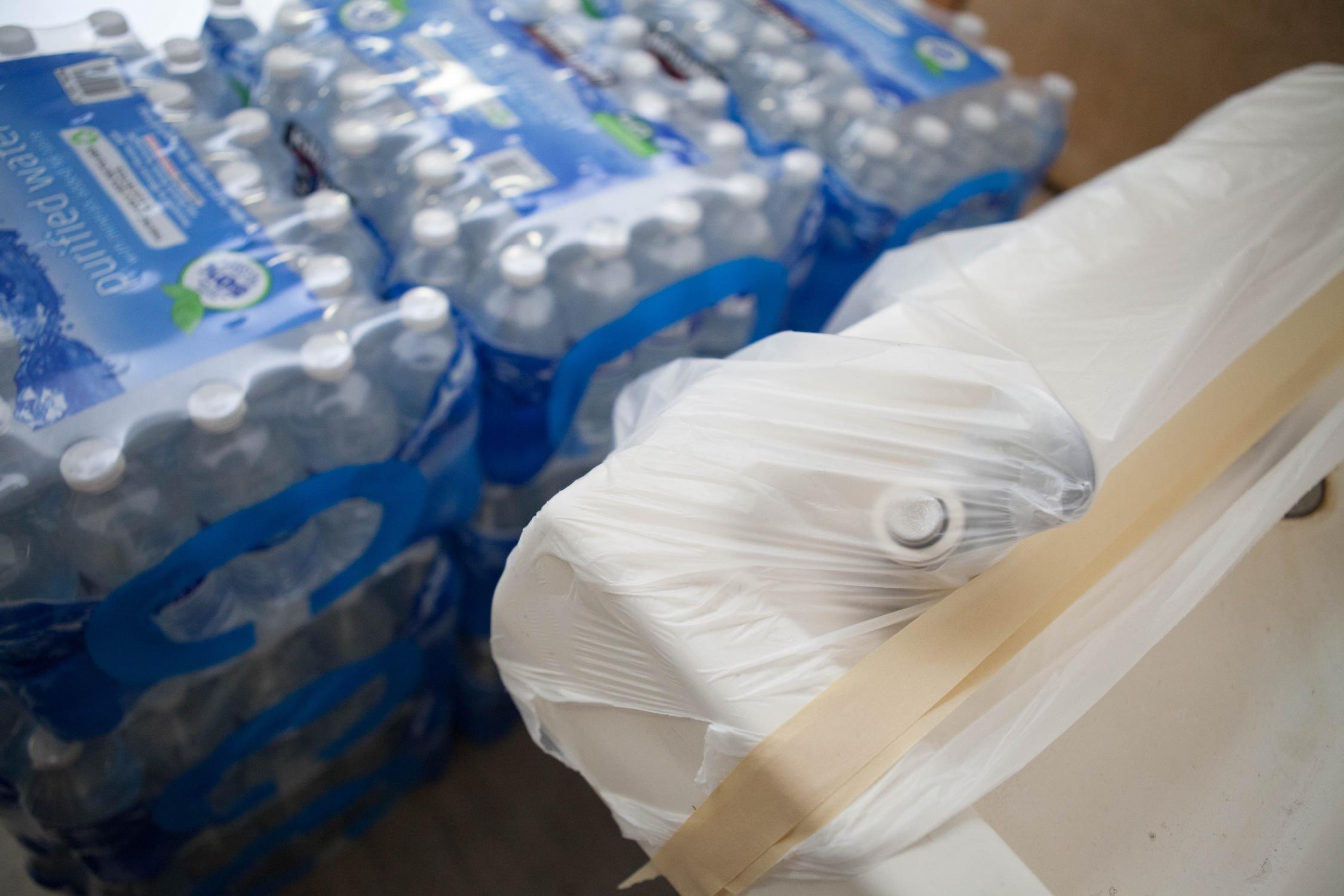 Blue Can Drinking Water for Hospitals and Schools