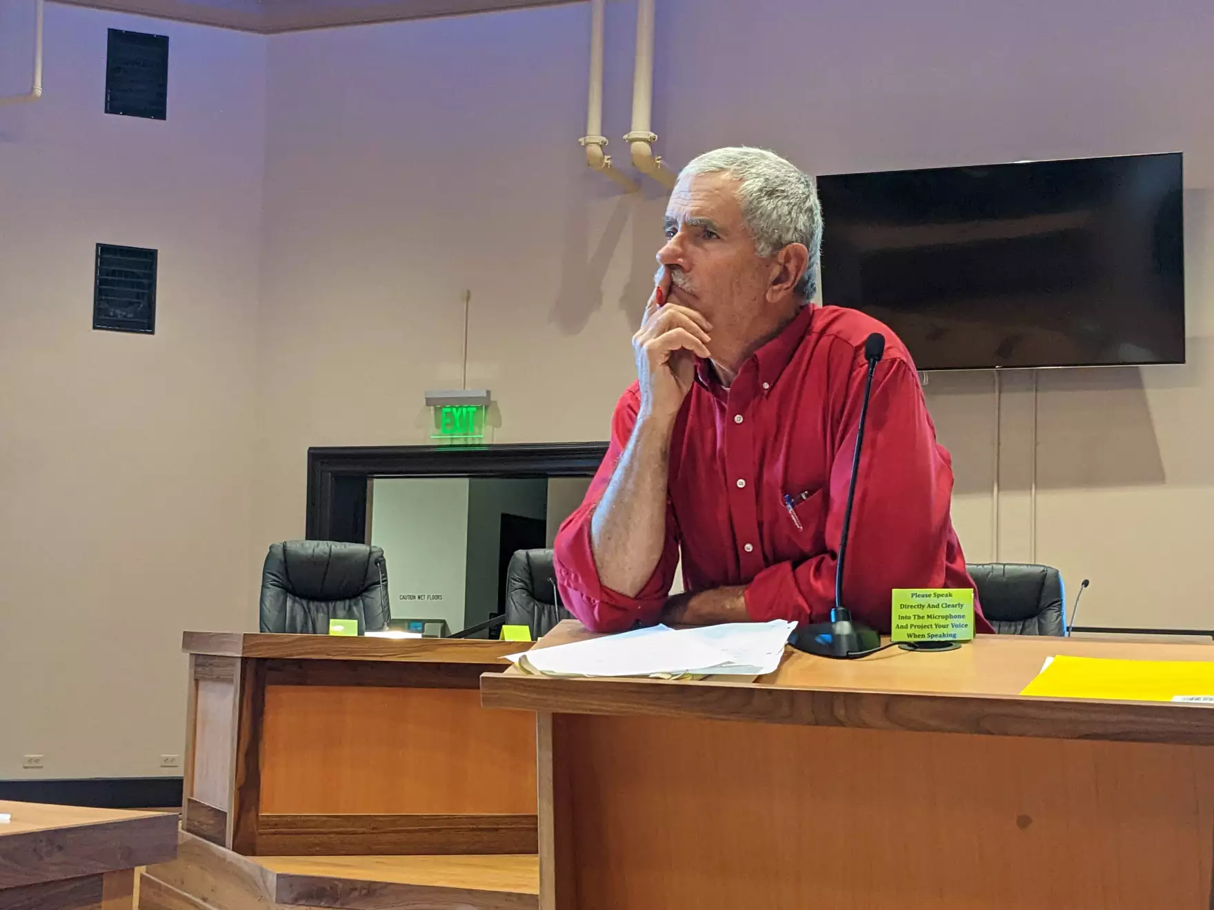 State Sen. Jeff Golden (D-Medford/Ashland) listens to a constituent at a Jacksonville town hall.
