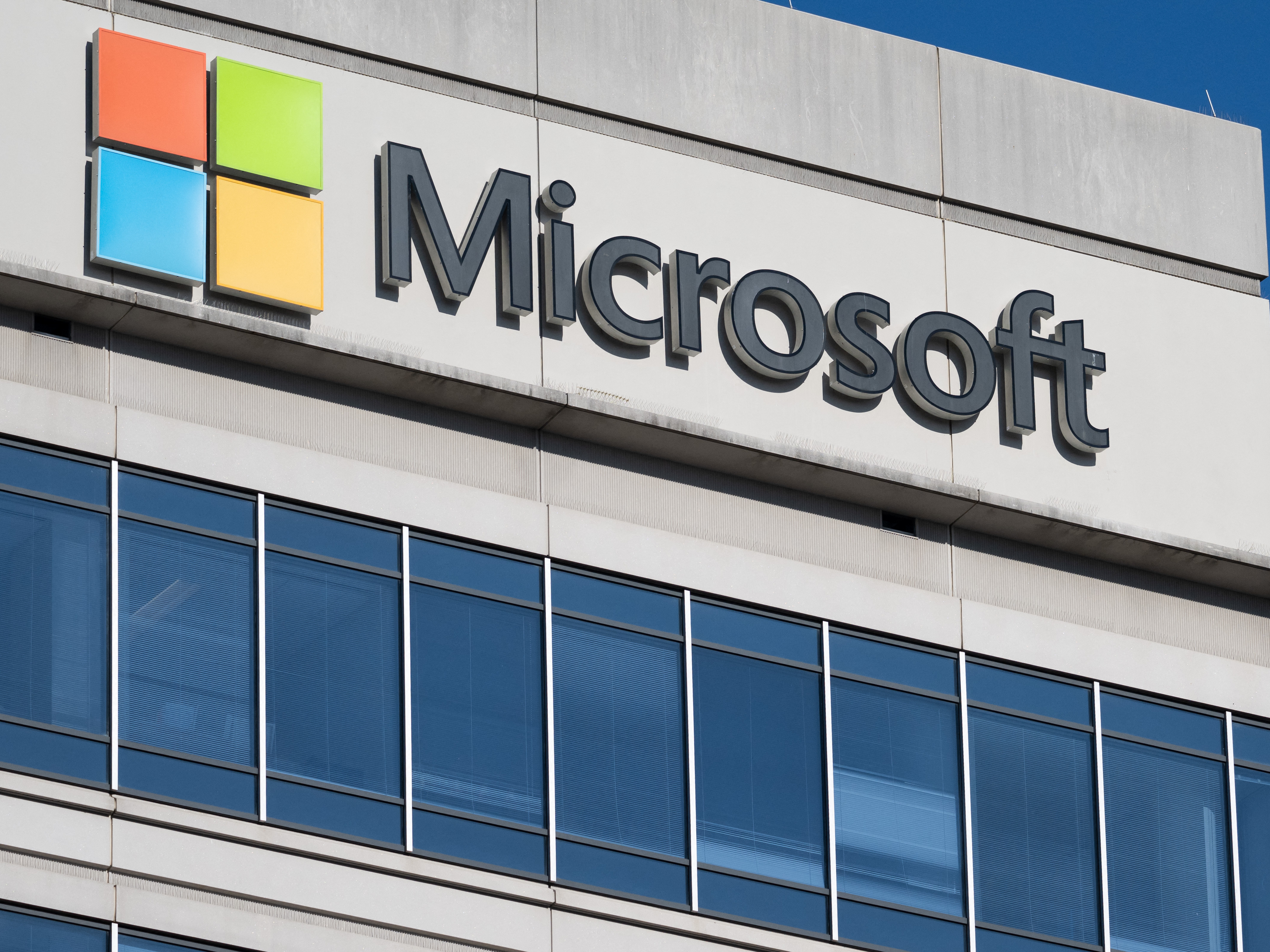 Microsoft's Outlook email taken down by global internet outage