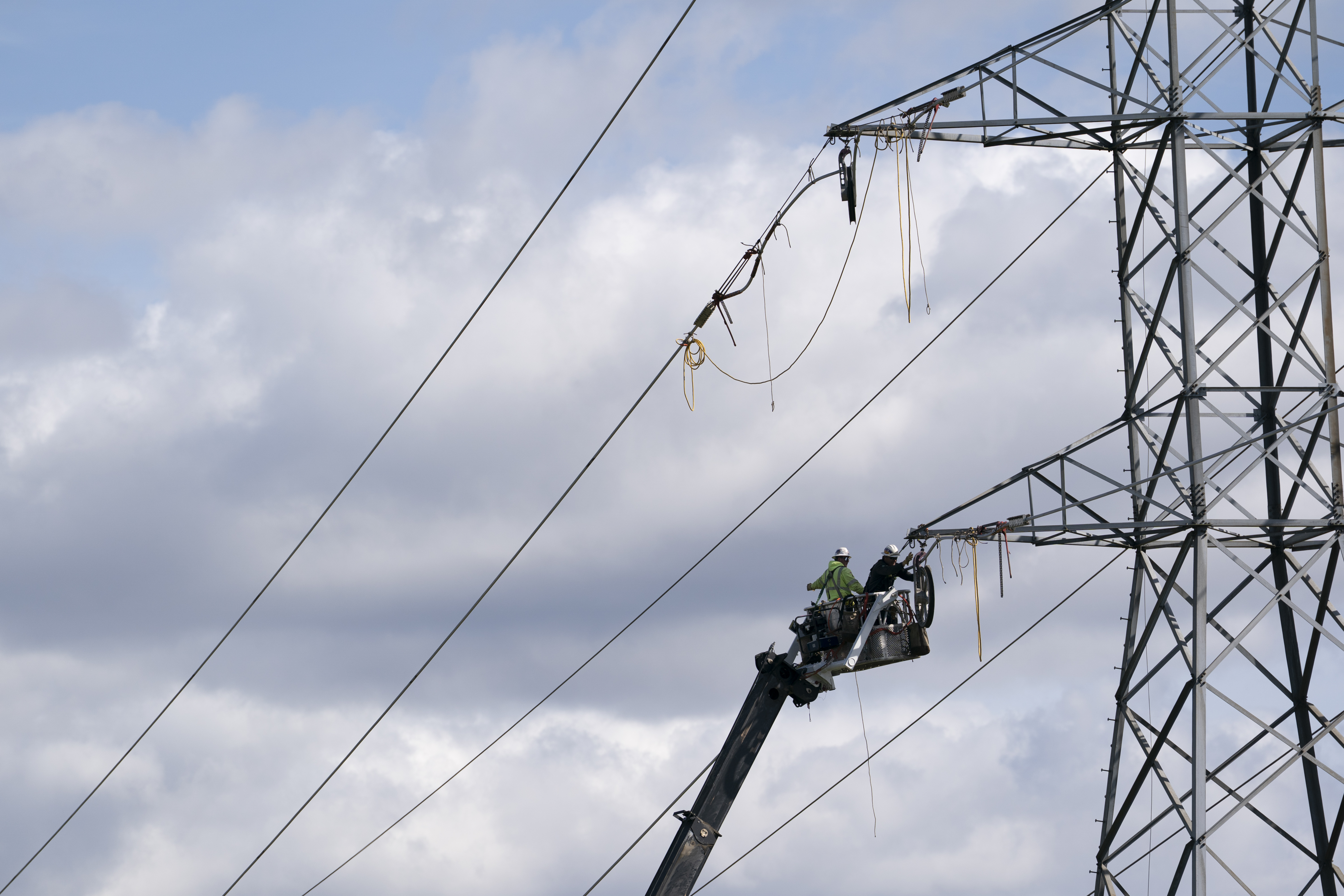 Portland General Electric proposes to raise residential rates by nearly 4% next year