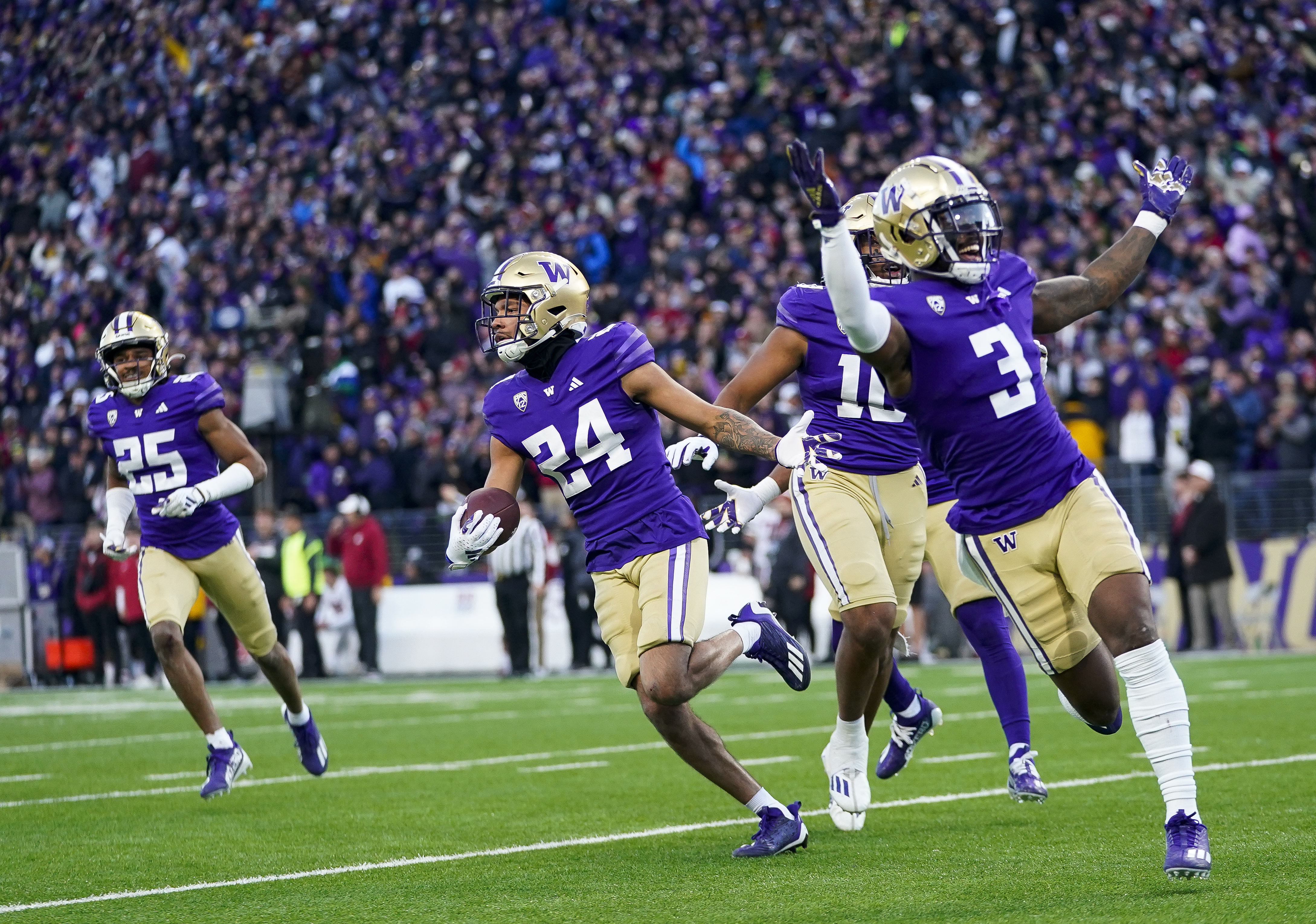 No. 3 Washington rallies to beat No. 5 Oregon 34-31 and secure playoff spot  - OPB