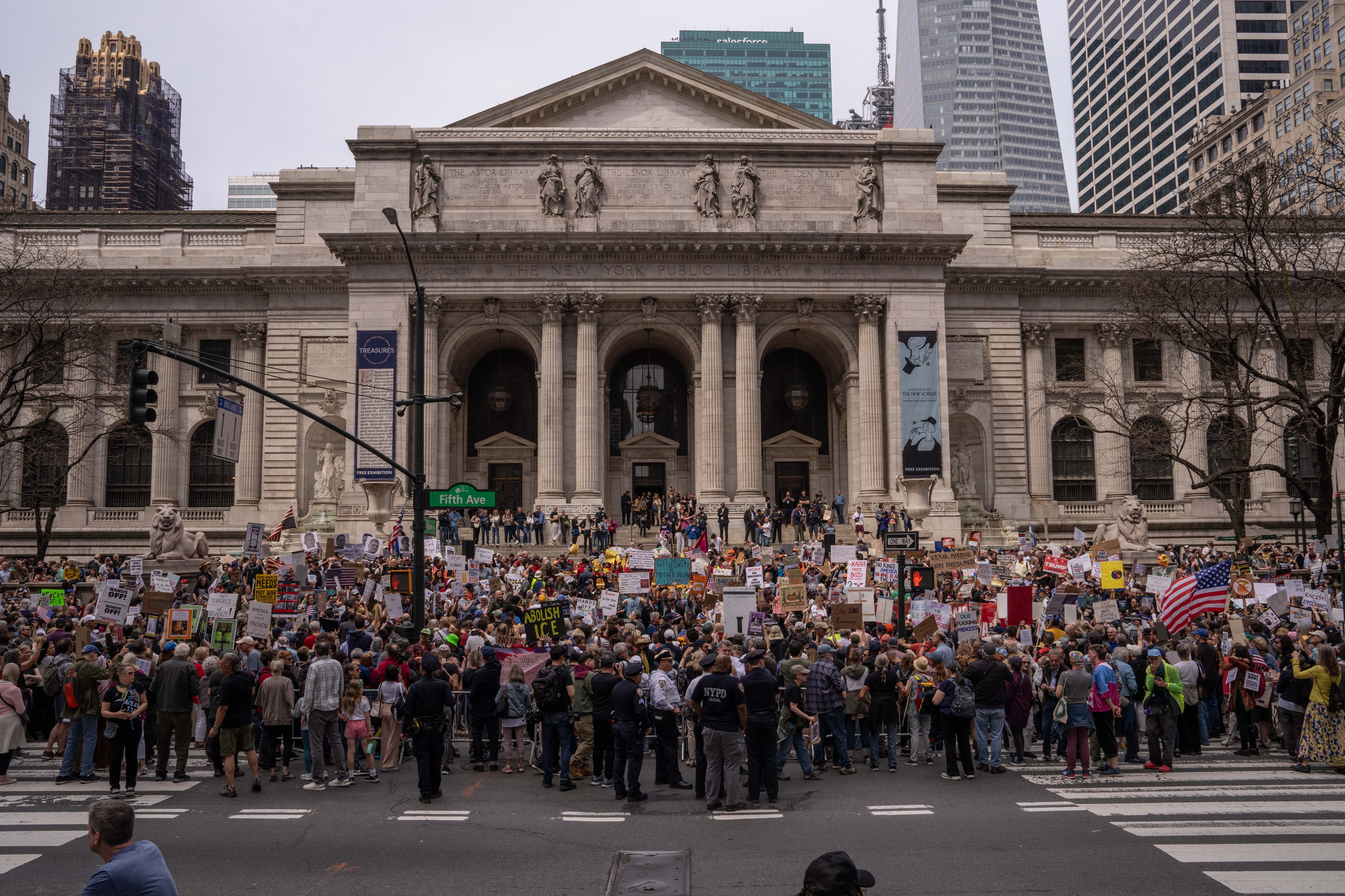 Protesters unite against Trump in hundreds of rallies across the U.S. - OPB