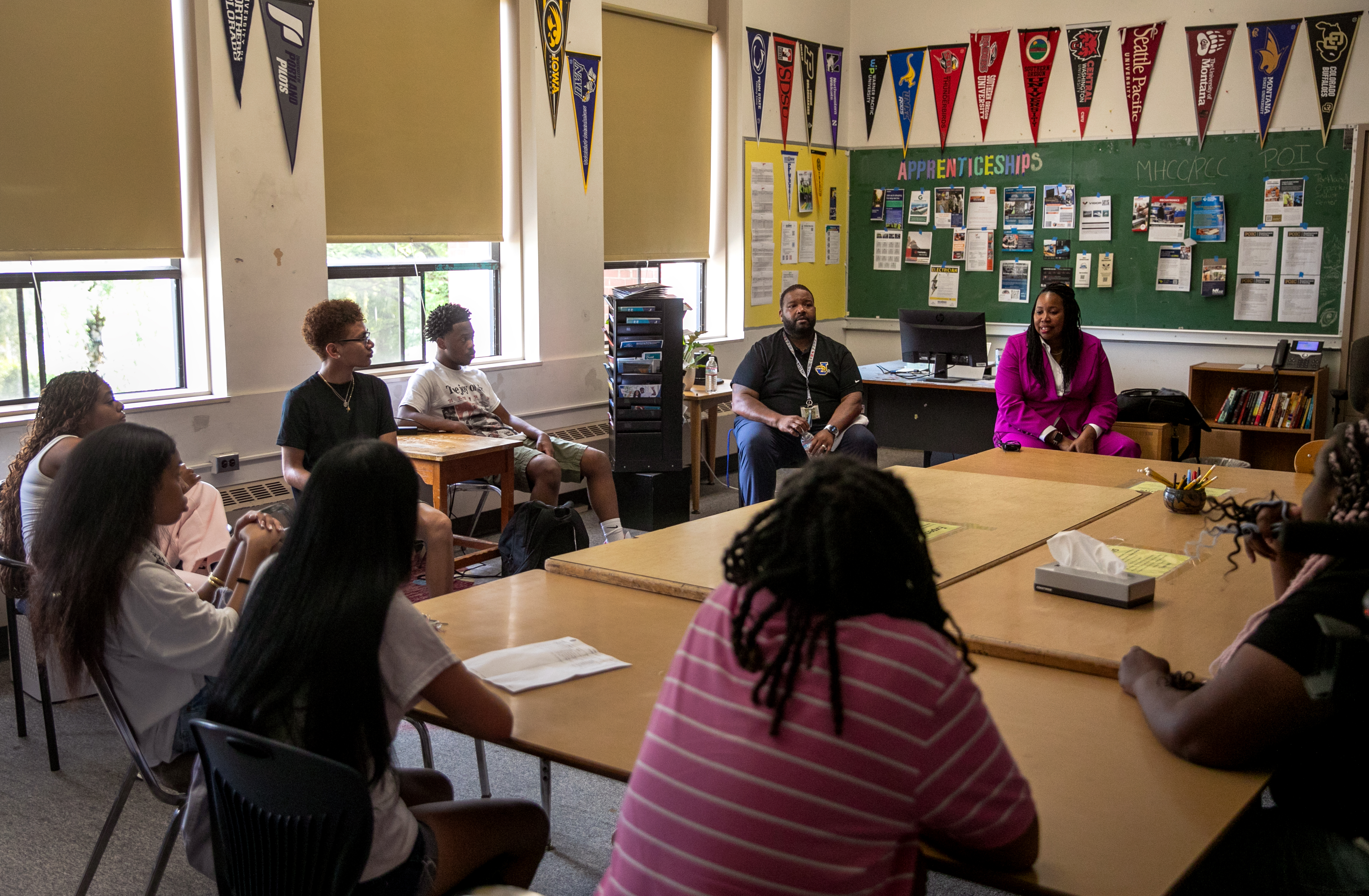 Superintendent of Portland Public Schools Dr. Kimberlee Armstrong holds a round-table discussion with Jefferson High School seniors about their high school experience in Portland, Ore., Aug. 26, 2025. Following the Portland School District’s new cell phone policy, students have expressed mixed feelings about whether it will have a positive impact on their school environment.
