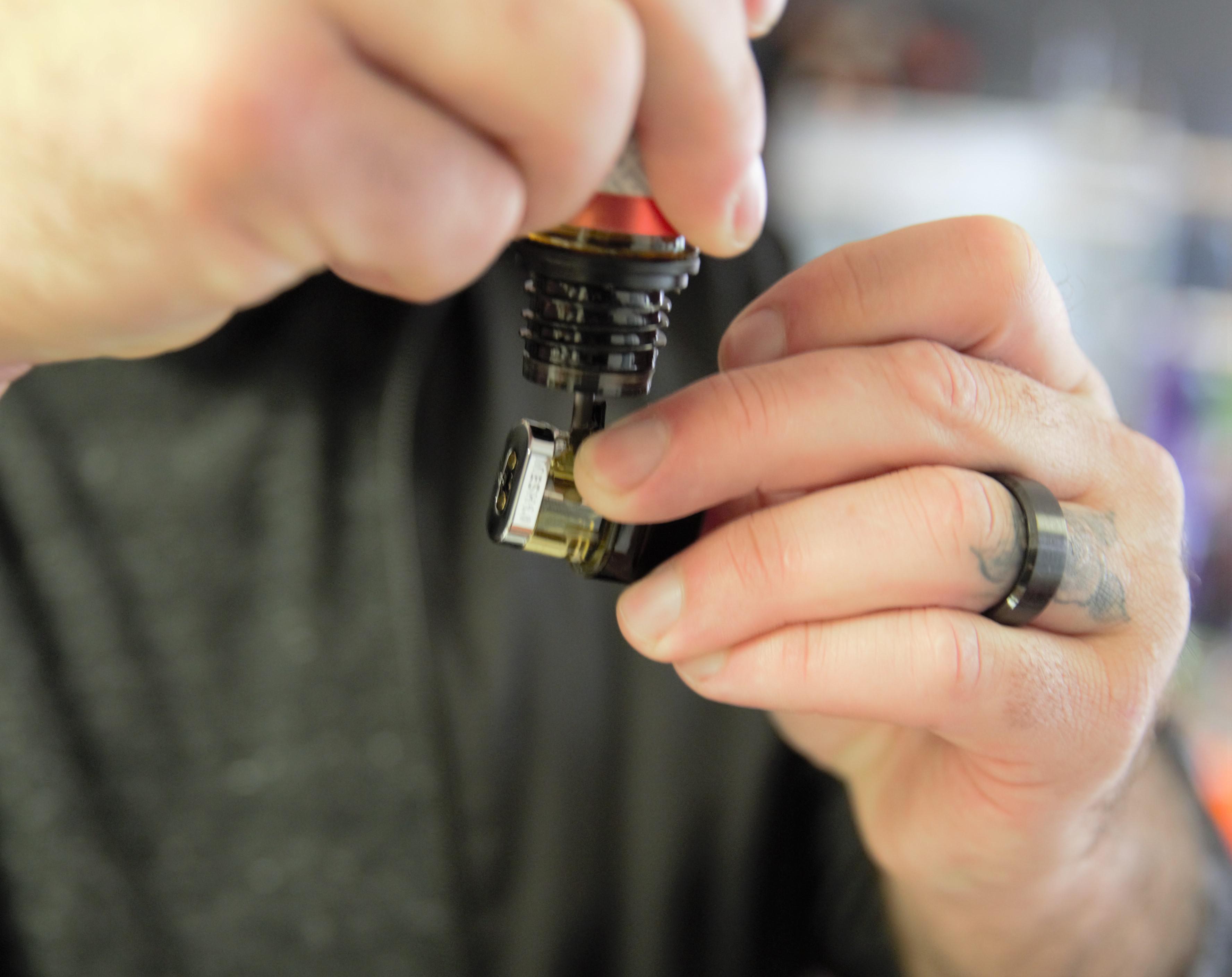 elf bar vape uk Oregon appeals court halts governor's vaping ban on flavored tobacco  products
