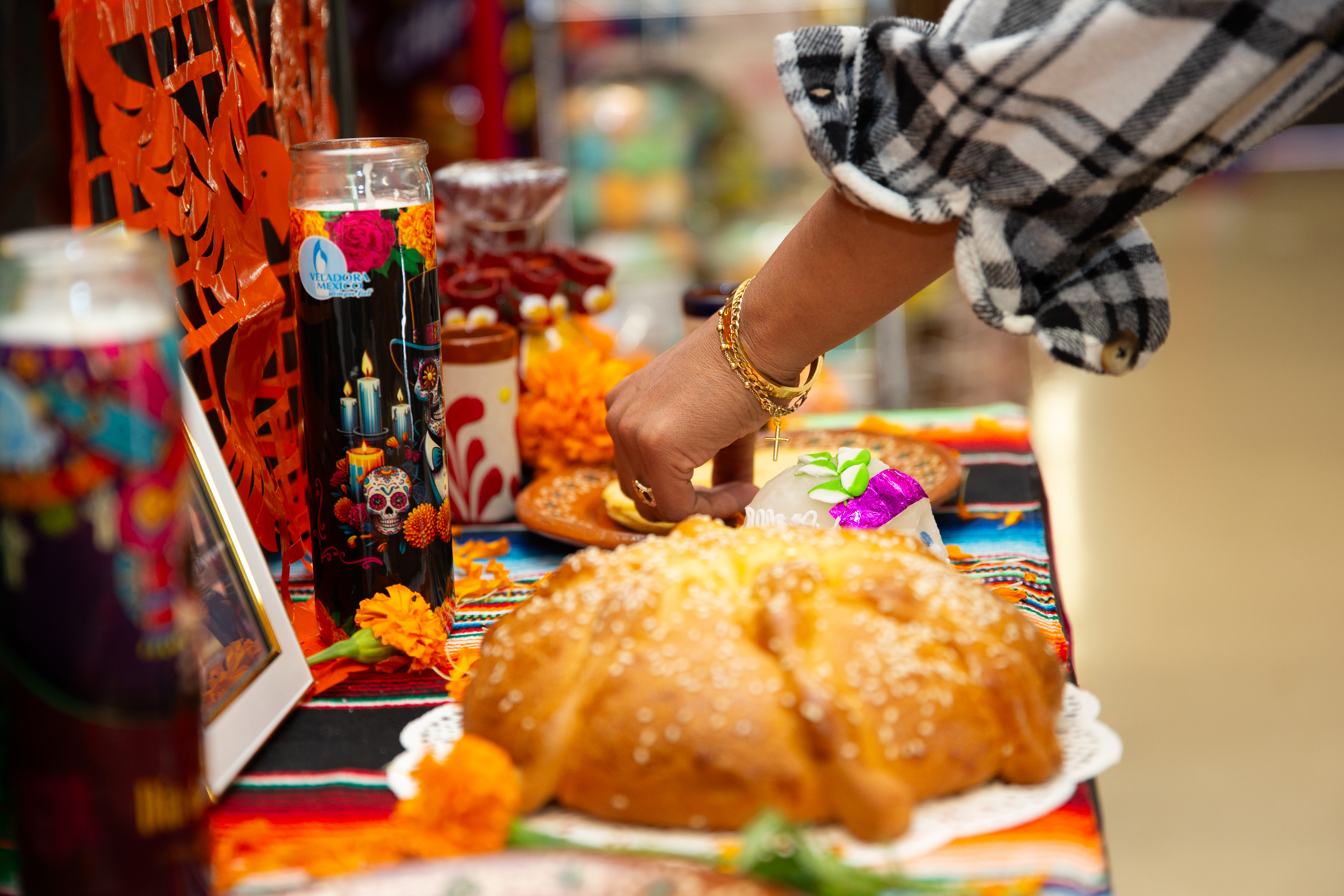 One grocer helps Central Oregon Latinos celebrate Día de los