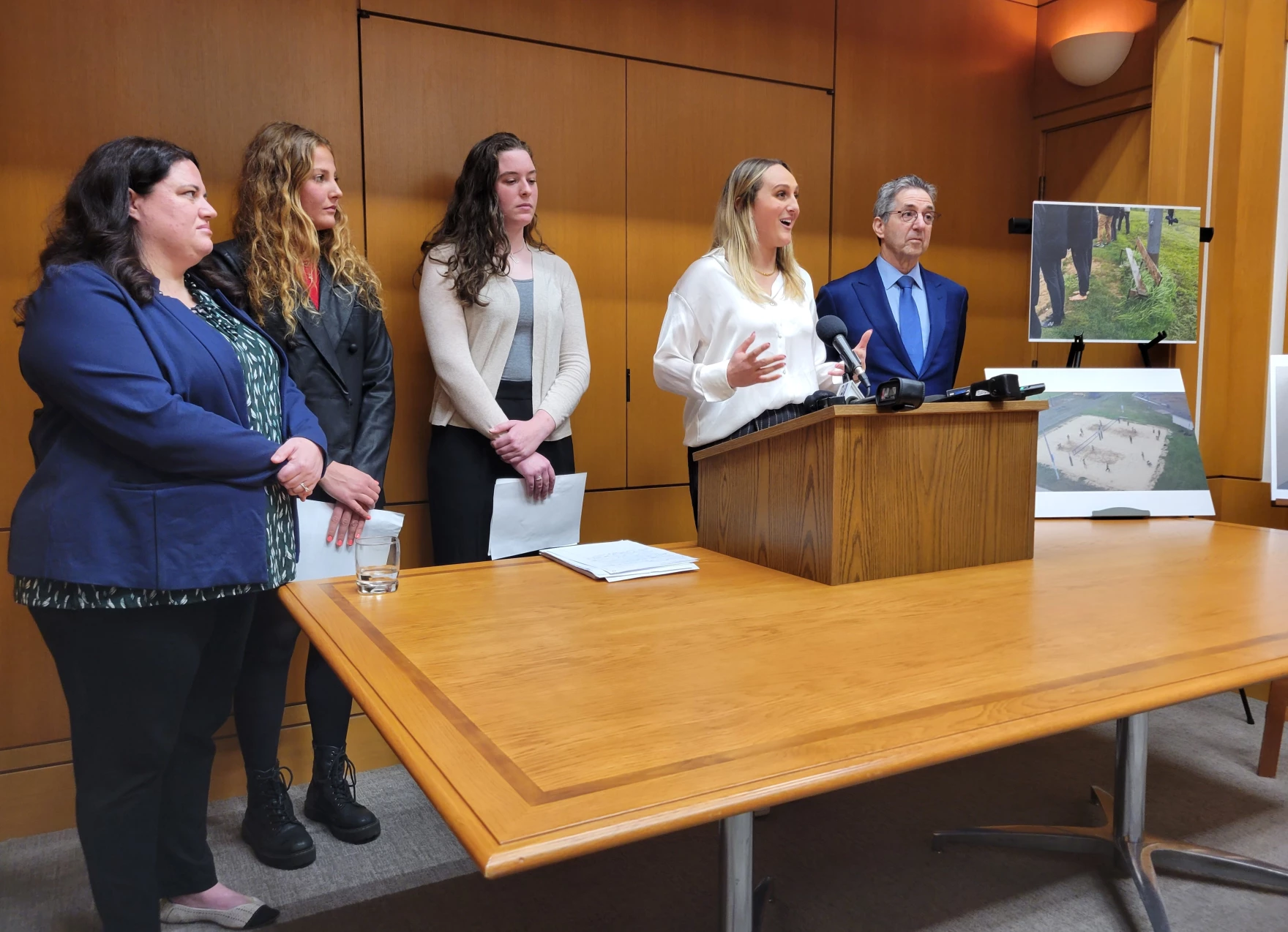 University of Oregon denies allegations of sex discrimination against female  athletes - OPB