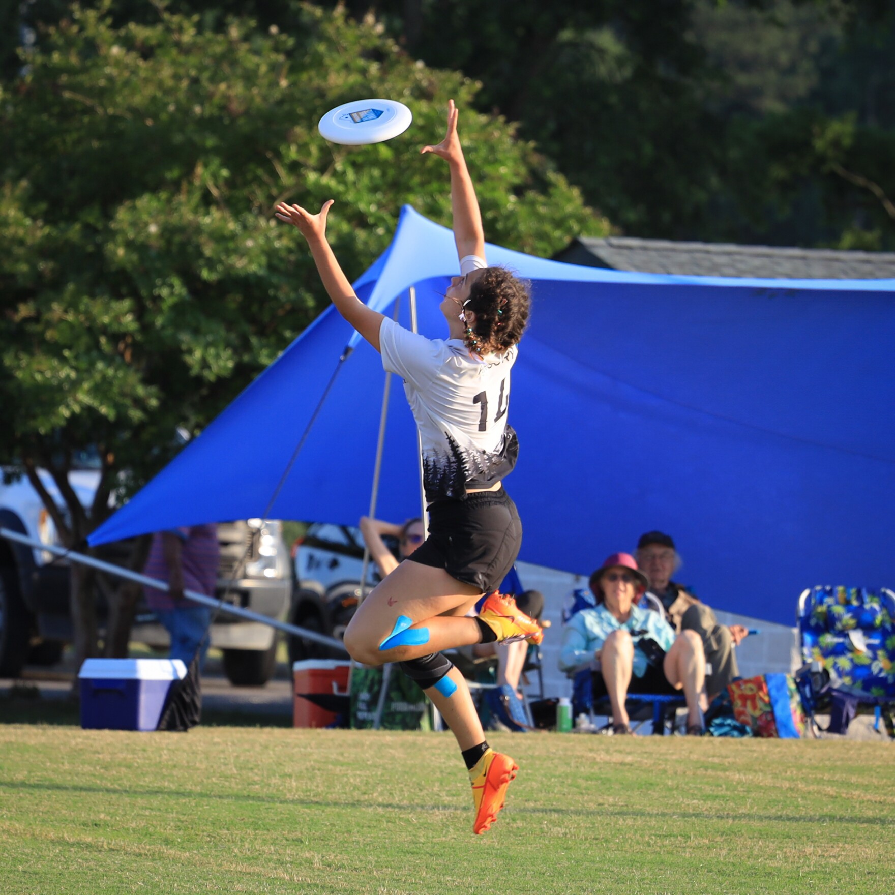 malo junto a espada It's no toss-up: South Eugene's gender-diverse ultimate Frisbee team  dominates national championship - OPB