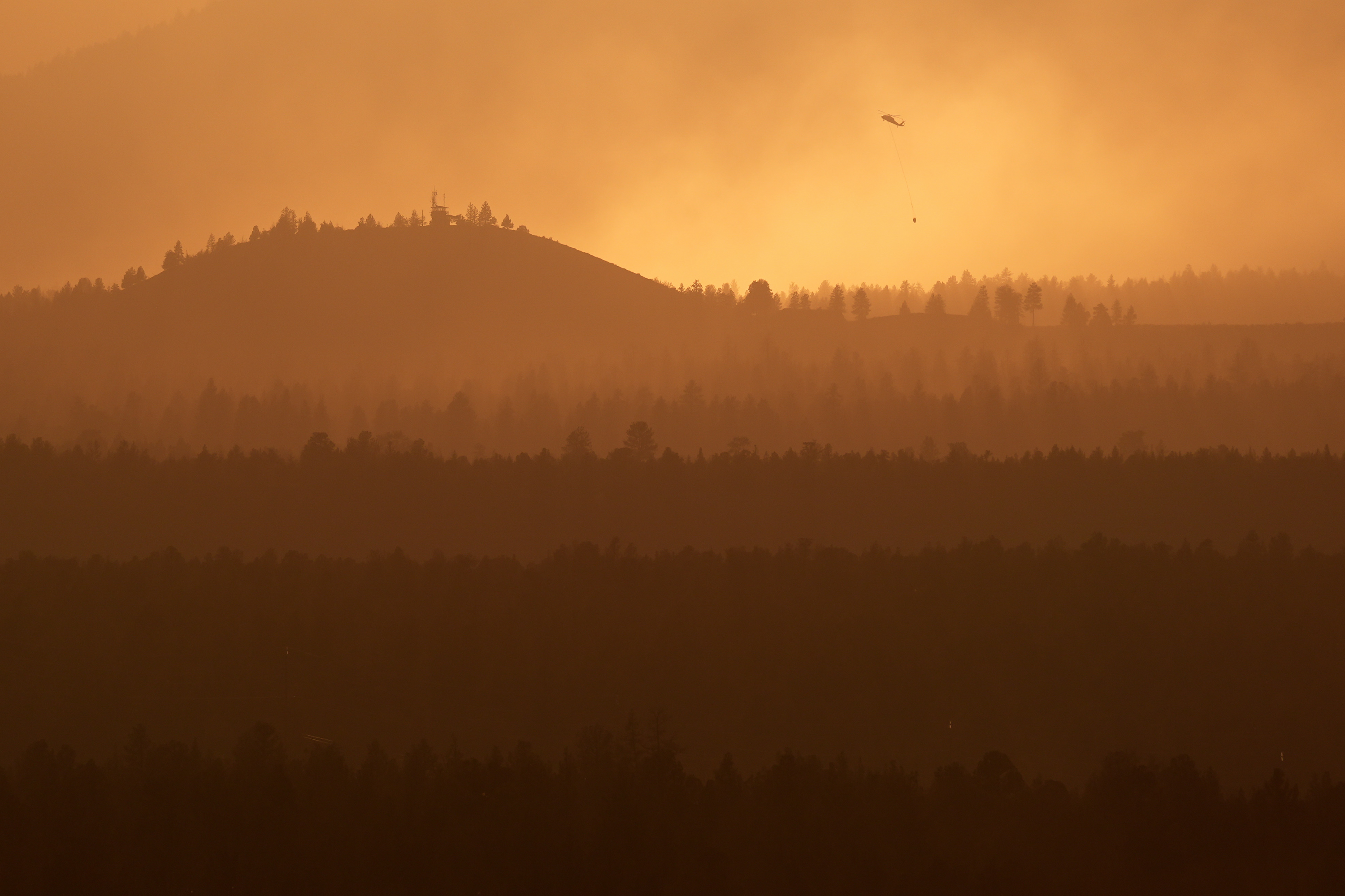 6 homes lost, thousands under evacuation orders as Bench and Beachcomb ...