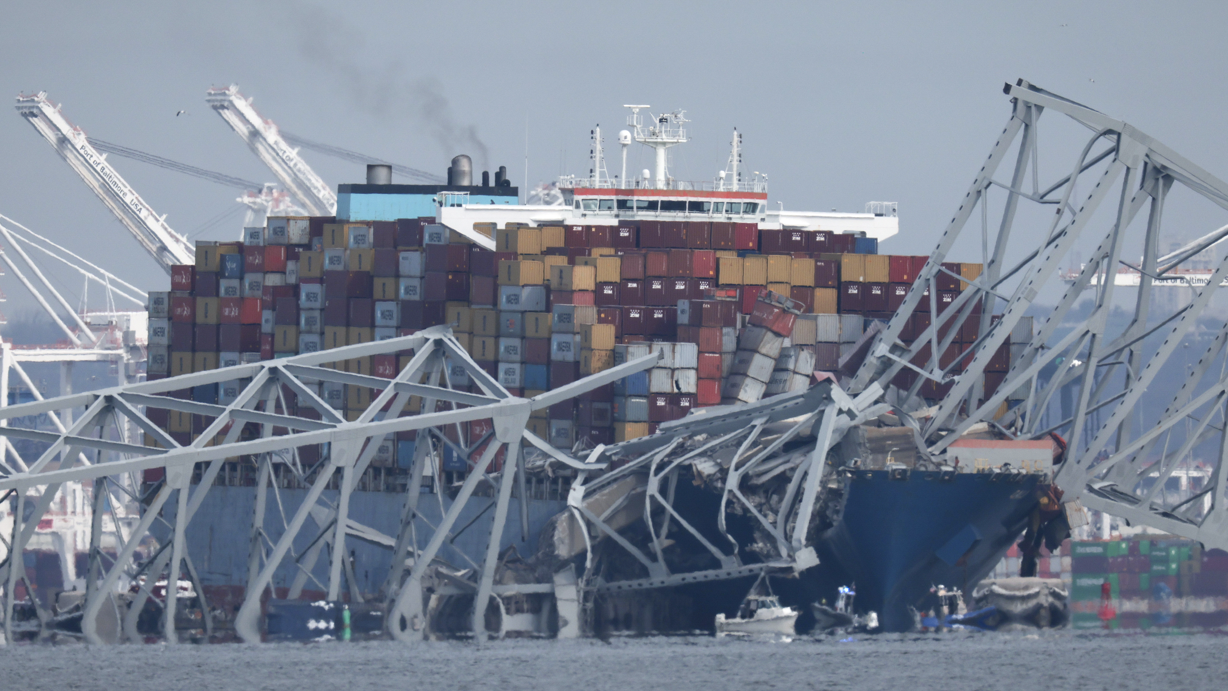 Loss of ship&rsquo;s power and stiff current may have led to bridge 