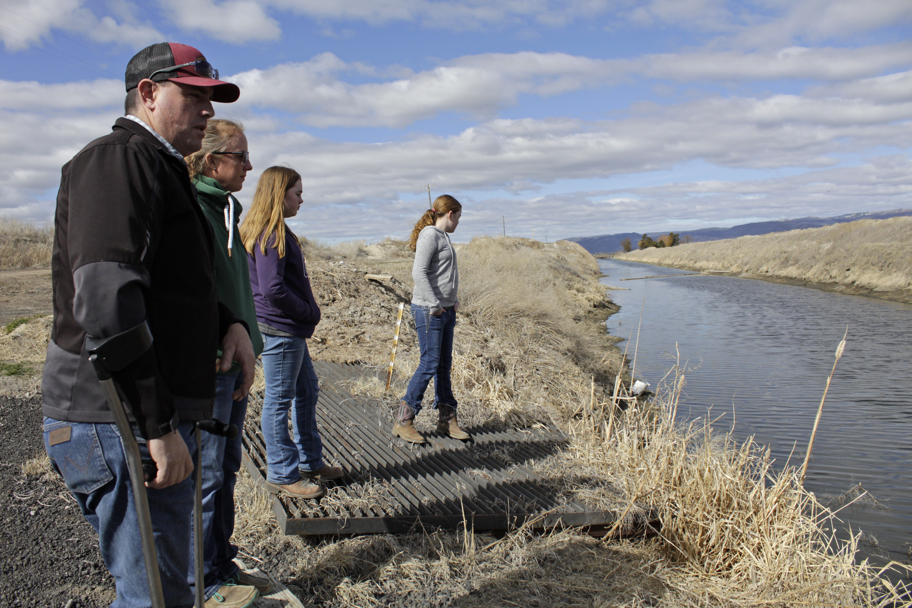 Tensions rise in water battle along Oregon-California line - OPB