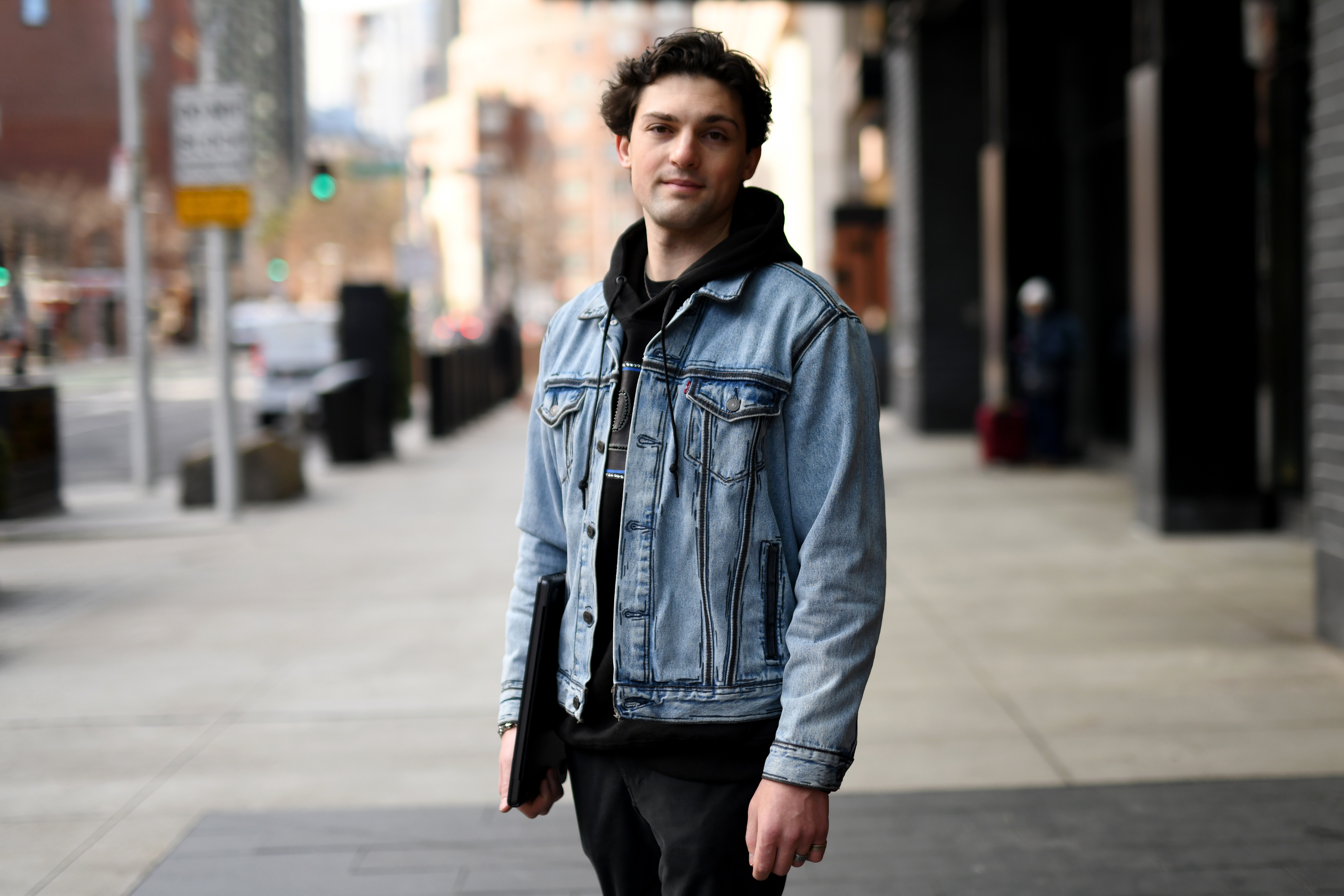 They quit their day jobs to bet on current events. A look inside the  prediction market mania - OPB