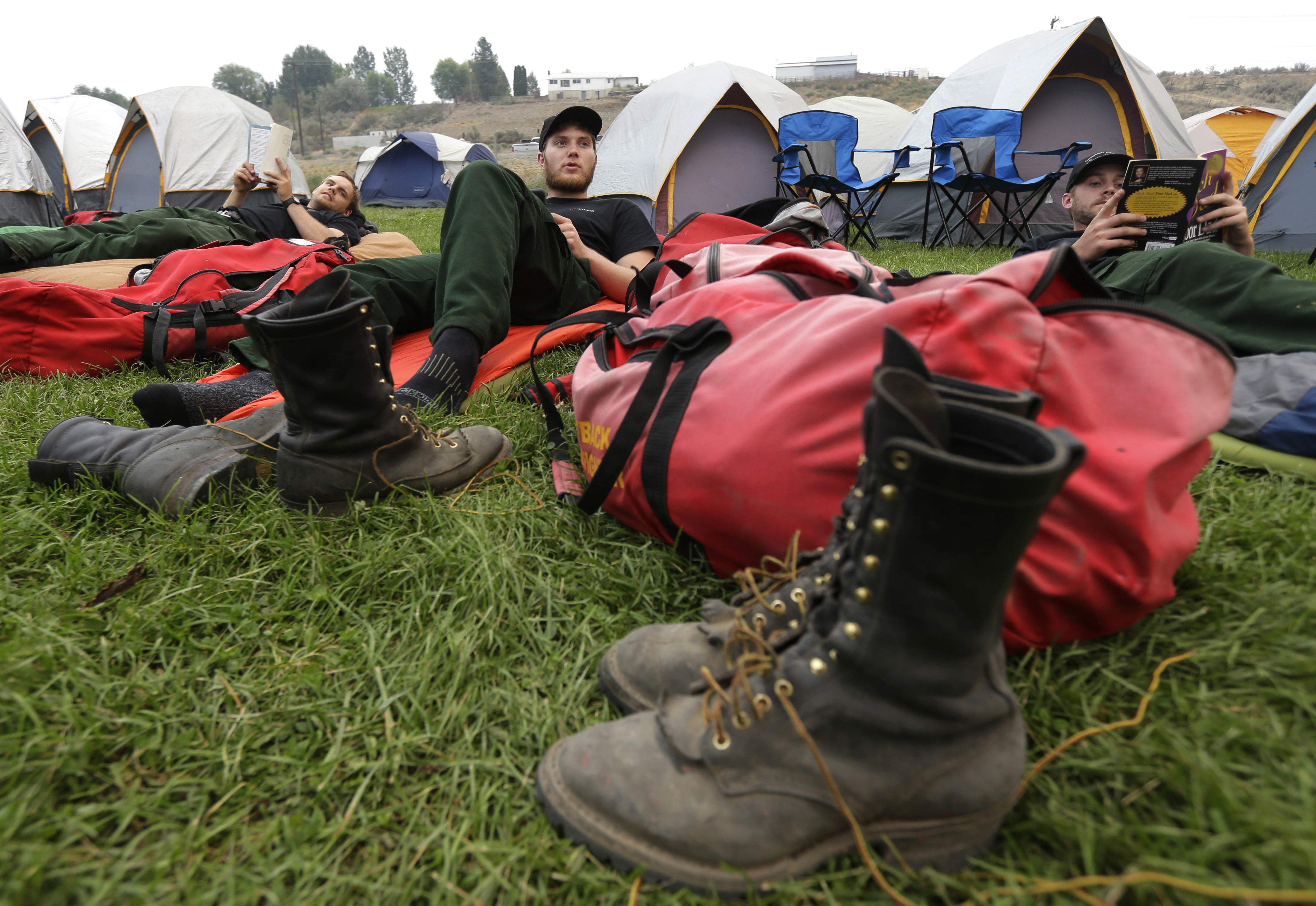 How wildfire camps keep crews ready for battle - OPB