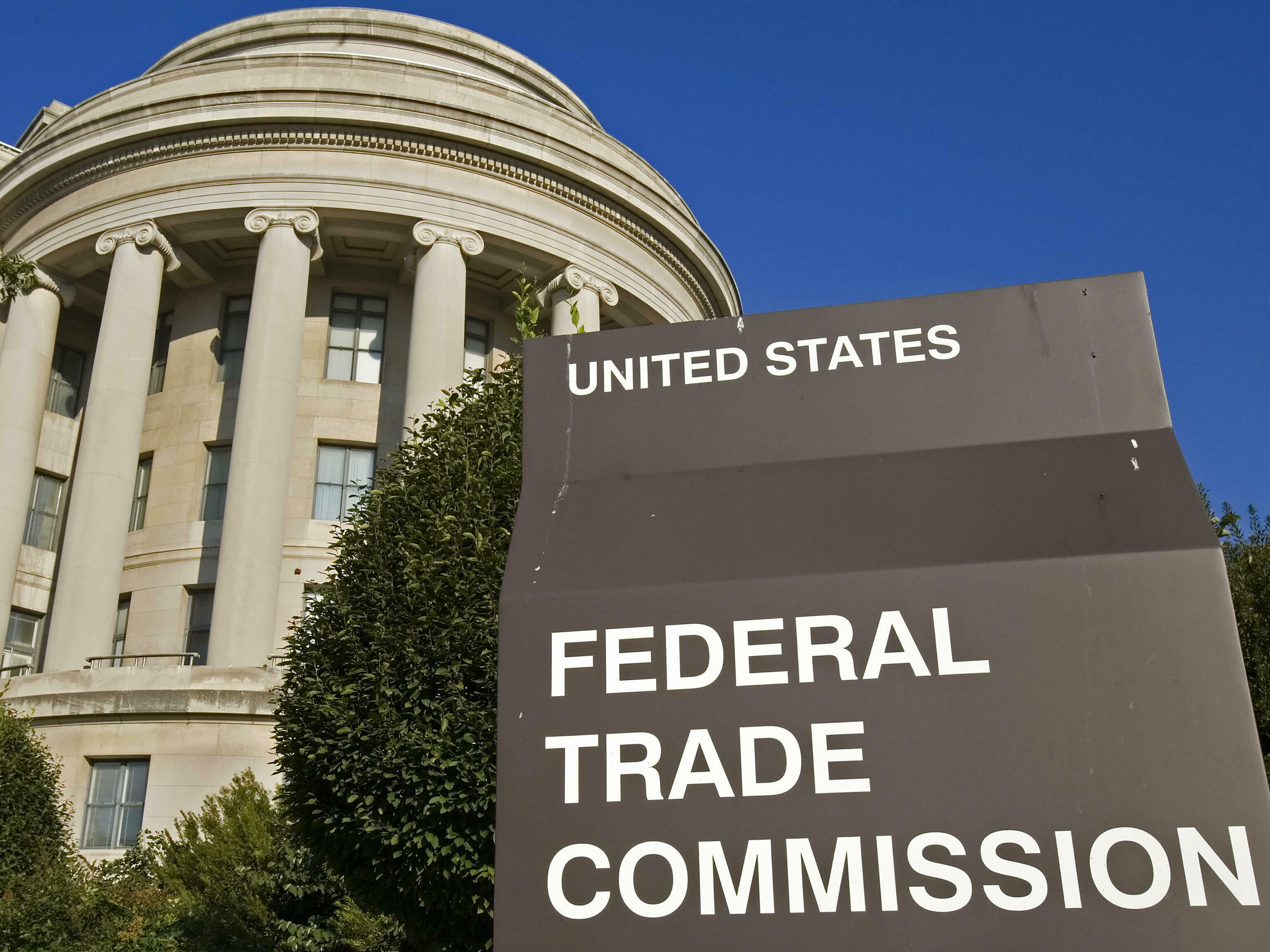 After 26,000 public comments, FTC to vote on rule banning noncompete agreements - OPB