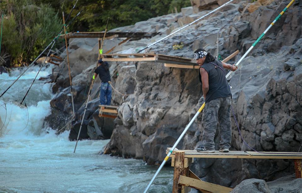 At Lyle Falls, Tribal Fishermen Carry On A Longstanding Tradition