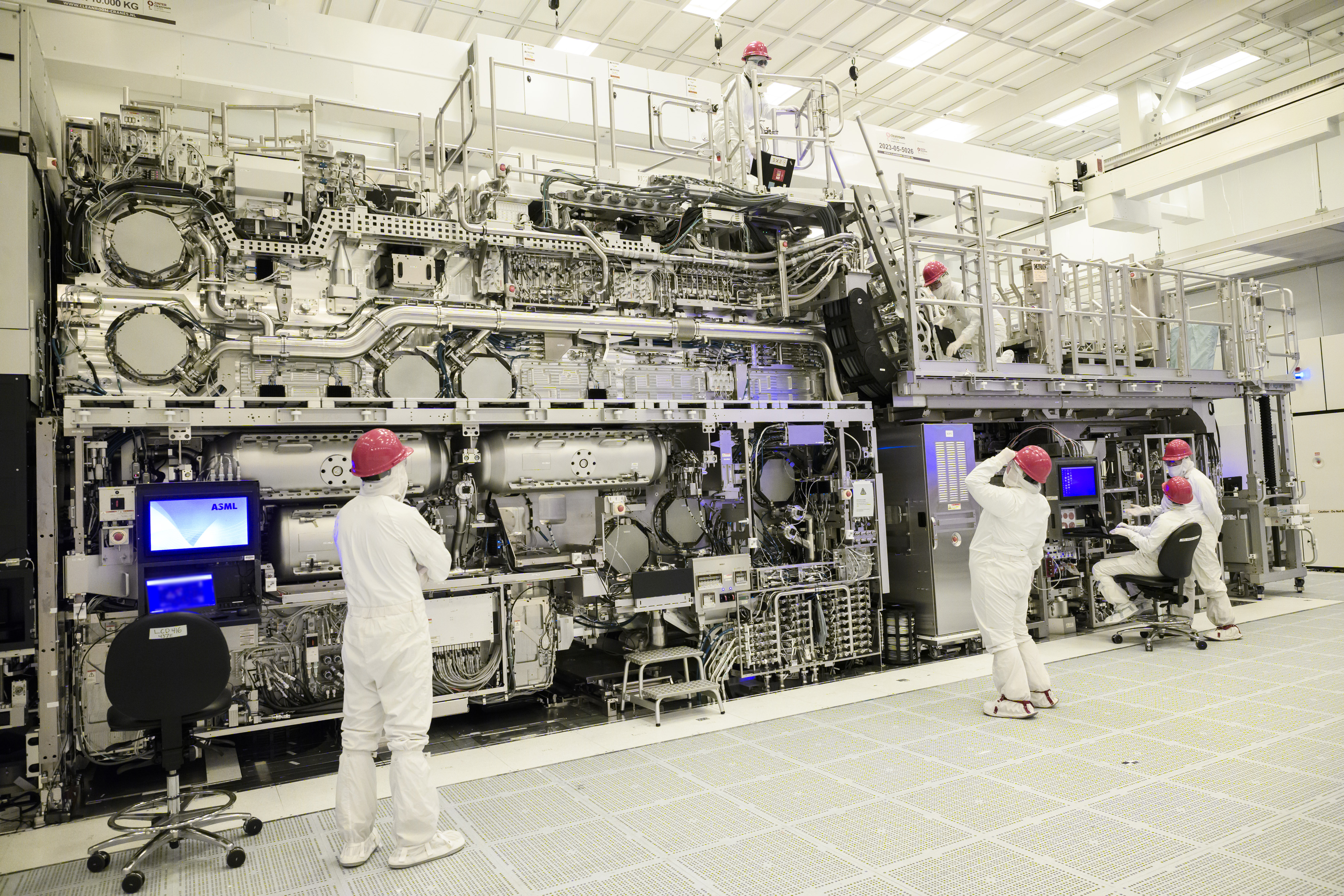 Intel cuts more than 500 jobs in Oregon - OPB