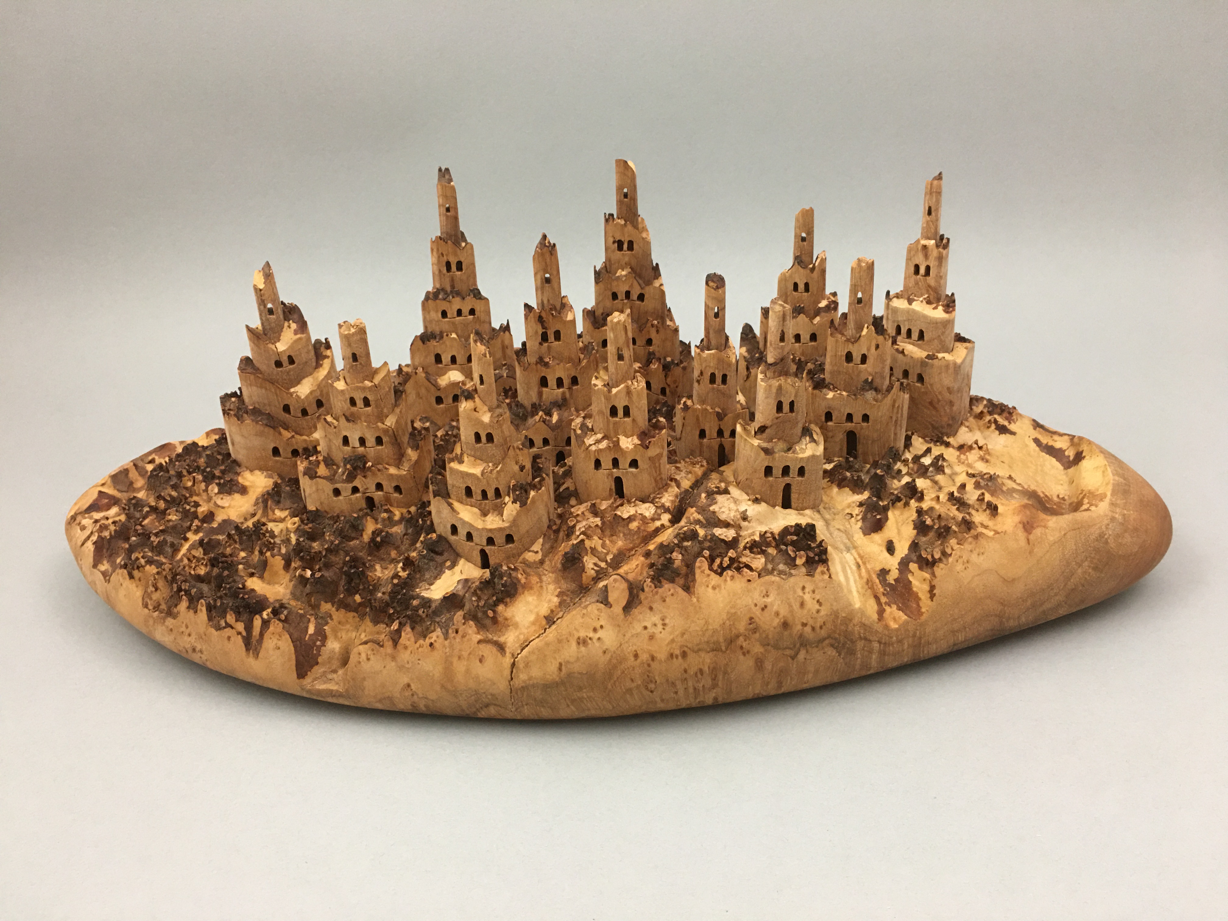 K*i様 ヴィンテージ 手彫り 木製 盾 セット カレッジ・ユニバーシティシリー Discovering tiny magical pop-up castles in Cornelius, Oregon - OPB