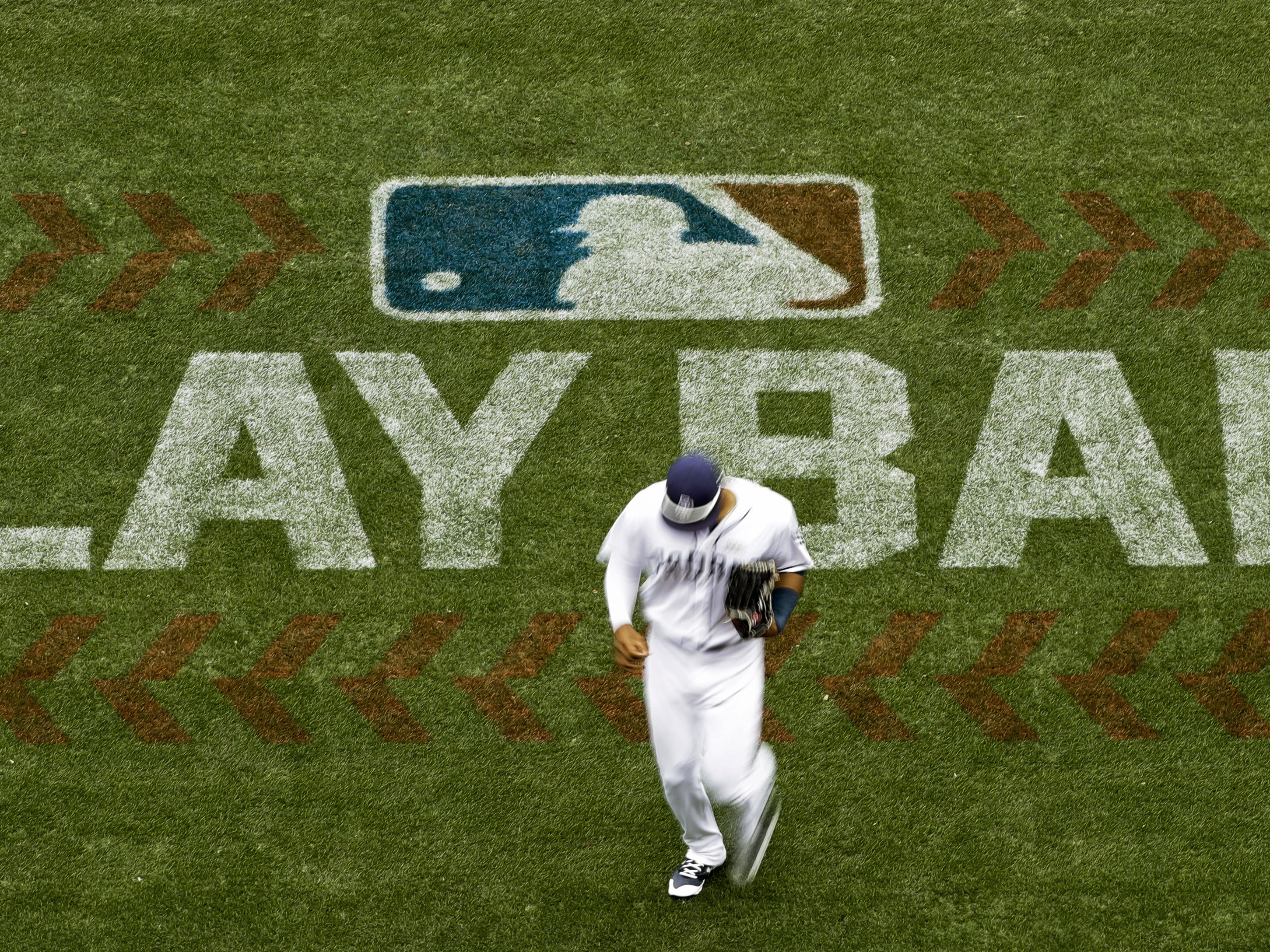 MLB owners lock out players, 1st work stoppage since 1995