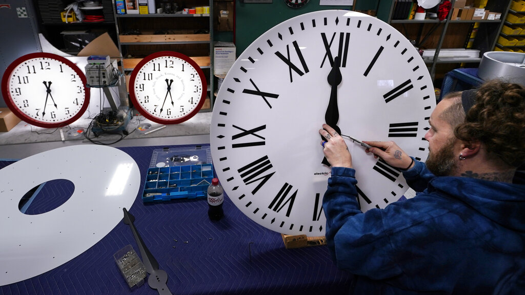 What states are no longer doing Daylight Savings Time in 2023?