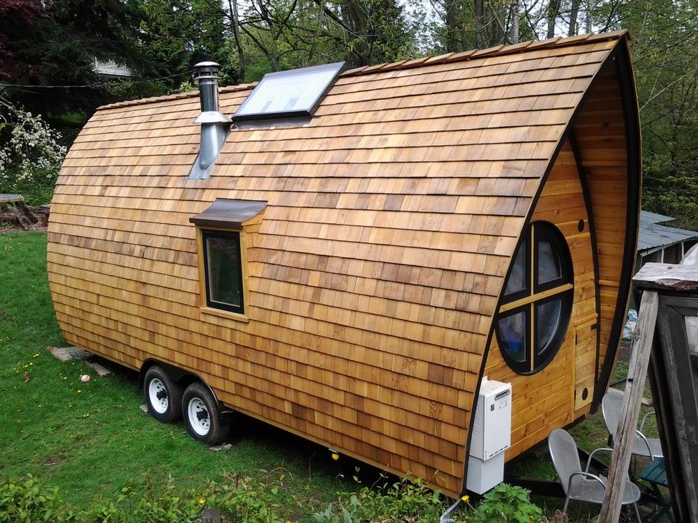 Curved Lines in a Wooden Tiny House - The Nordroom