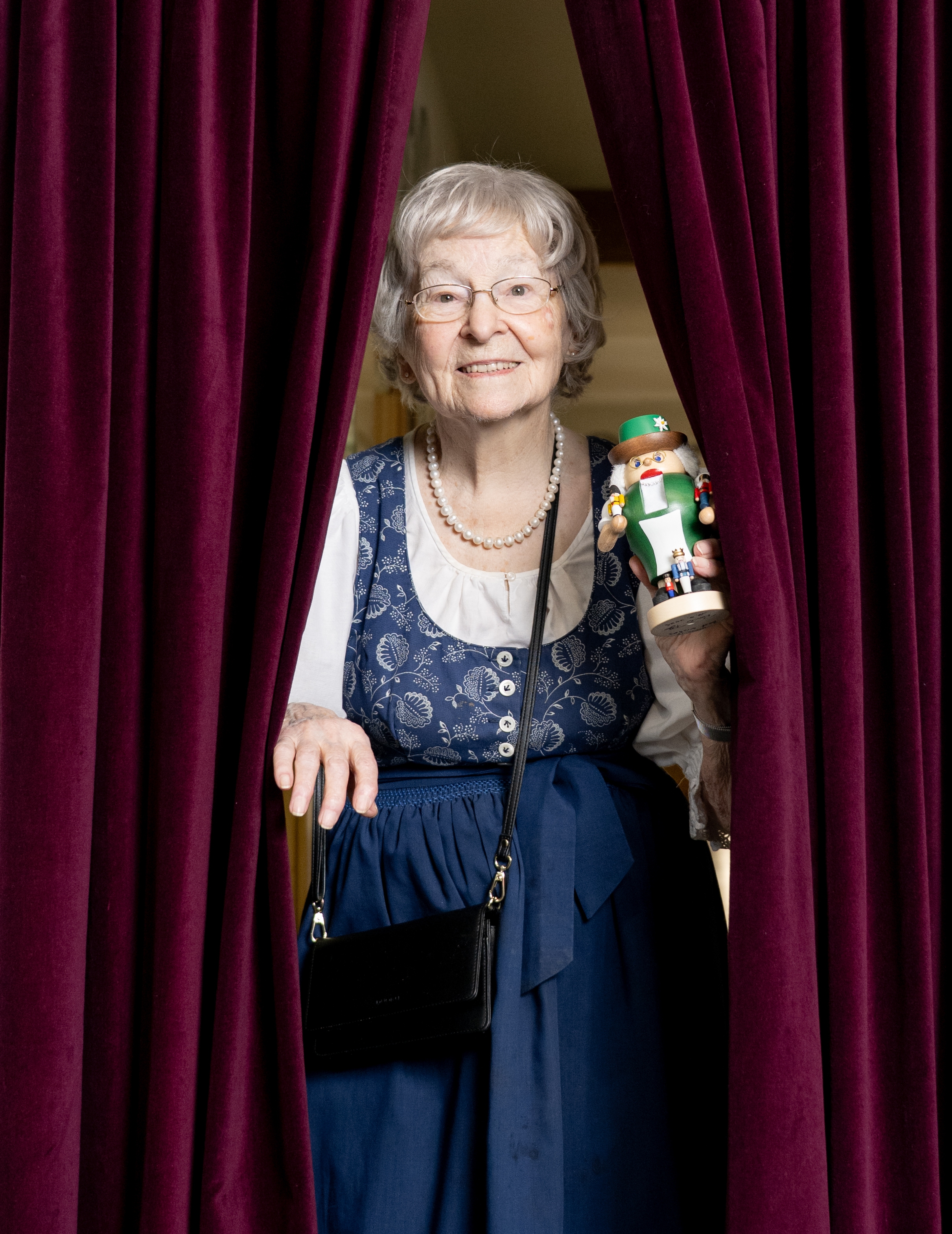 A 101-year-old runs the largest nutcracker museum in the U.S. Here's a look  inside - OPB