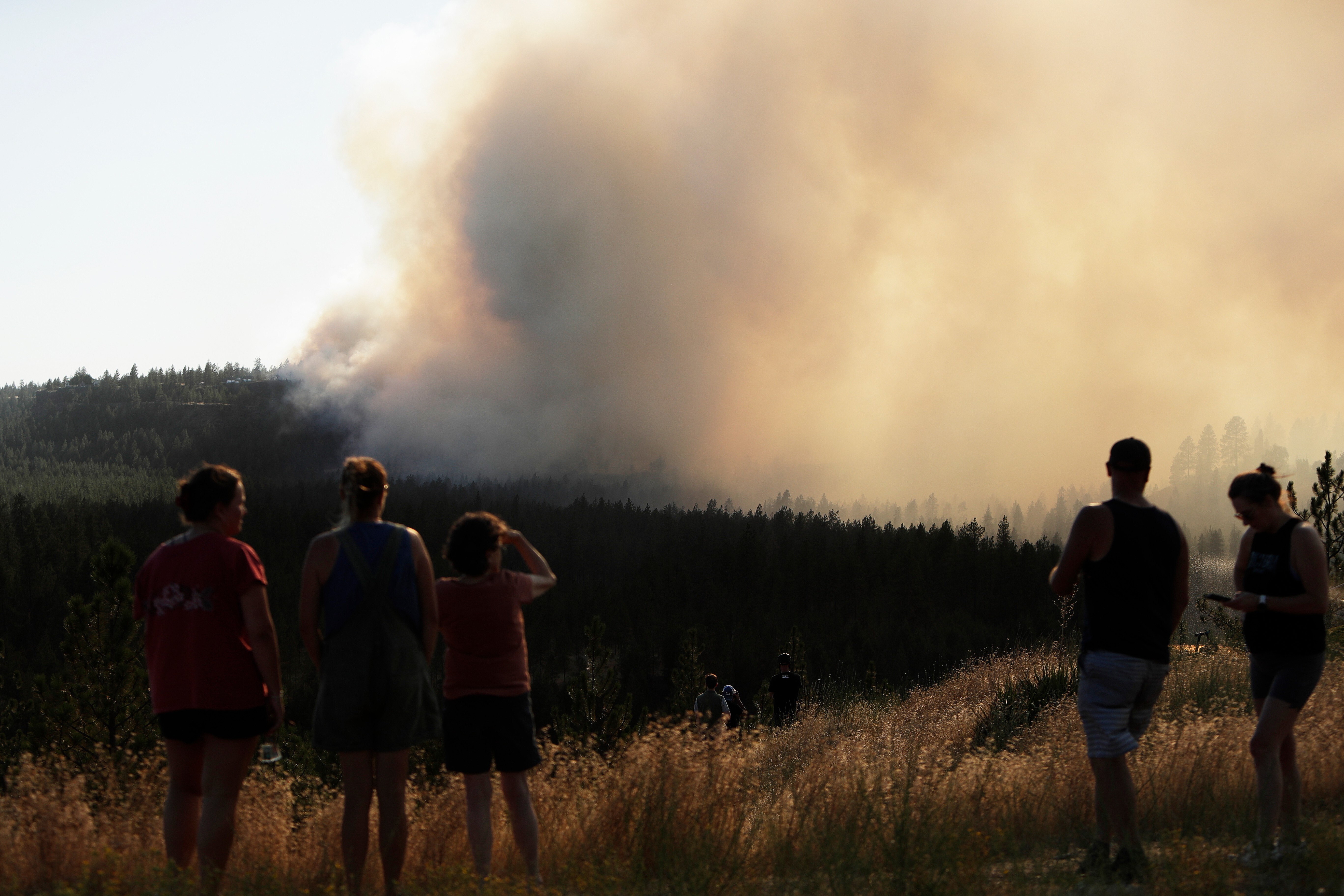 Thousands of people under evacuation order from wildfires in Spokane, Washington