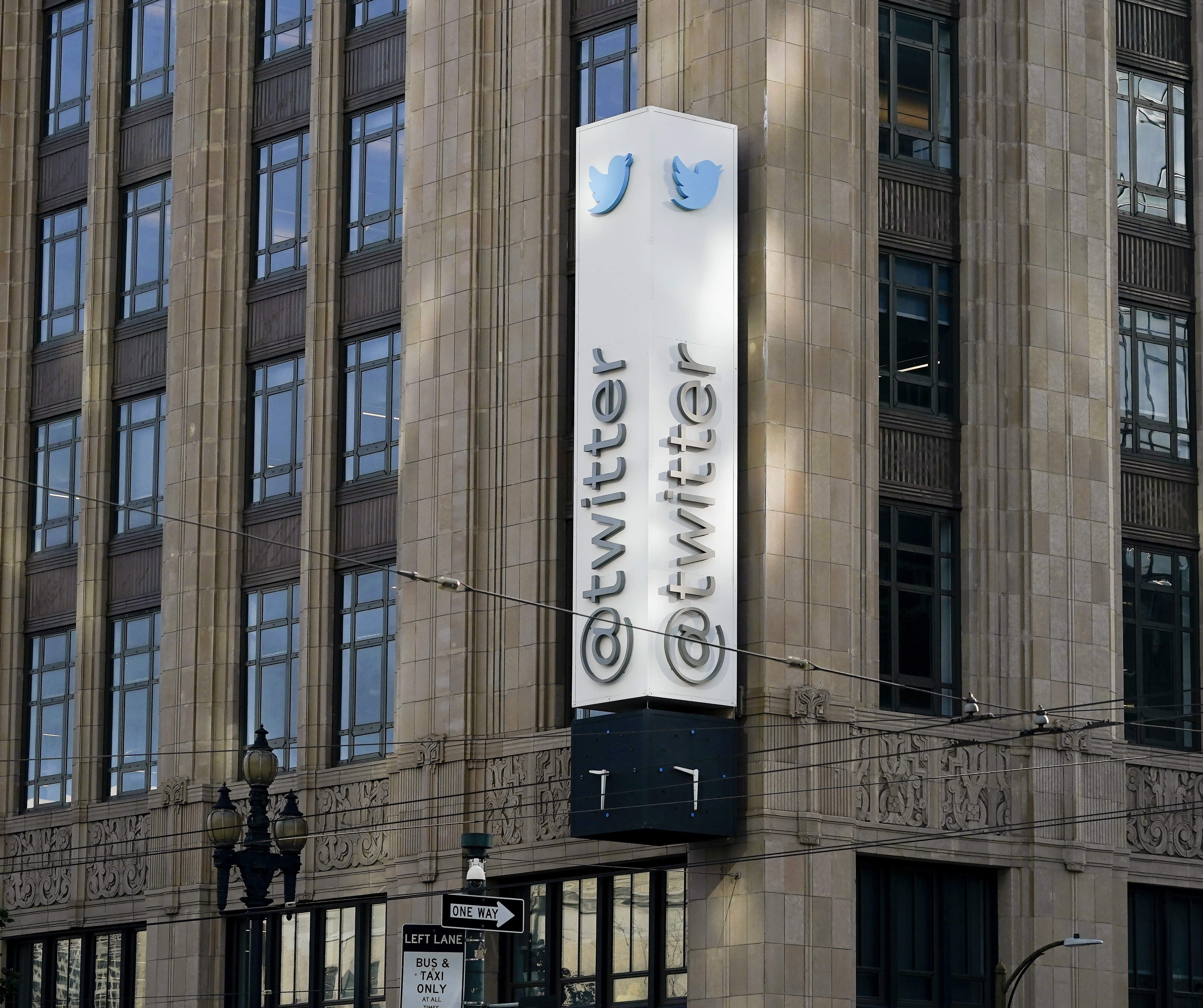 Twitter Blue will cost $7 on the web, $11 on the iPhone, report