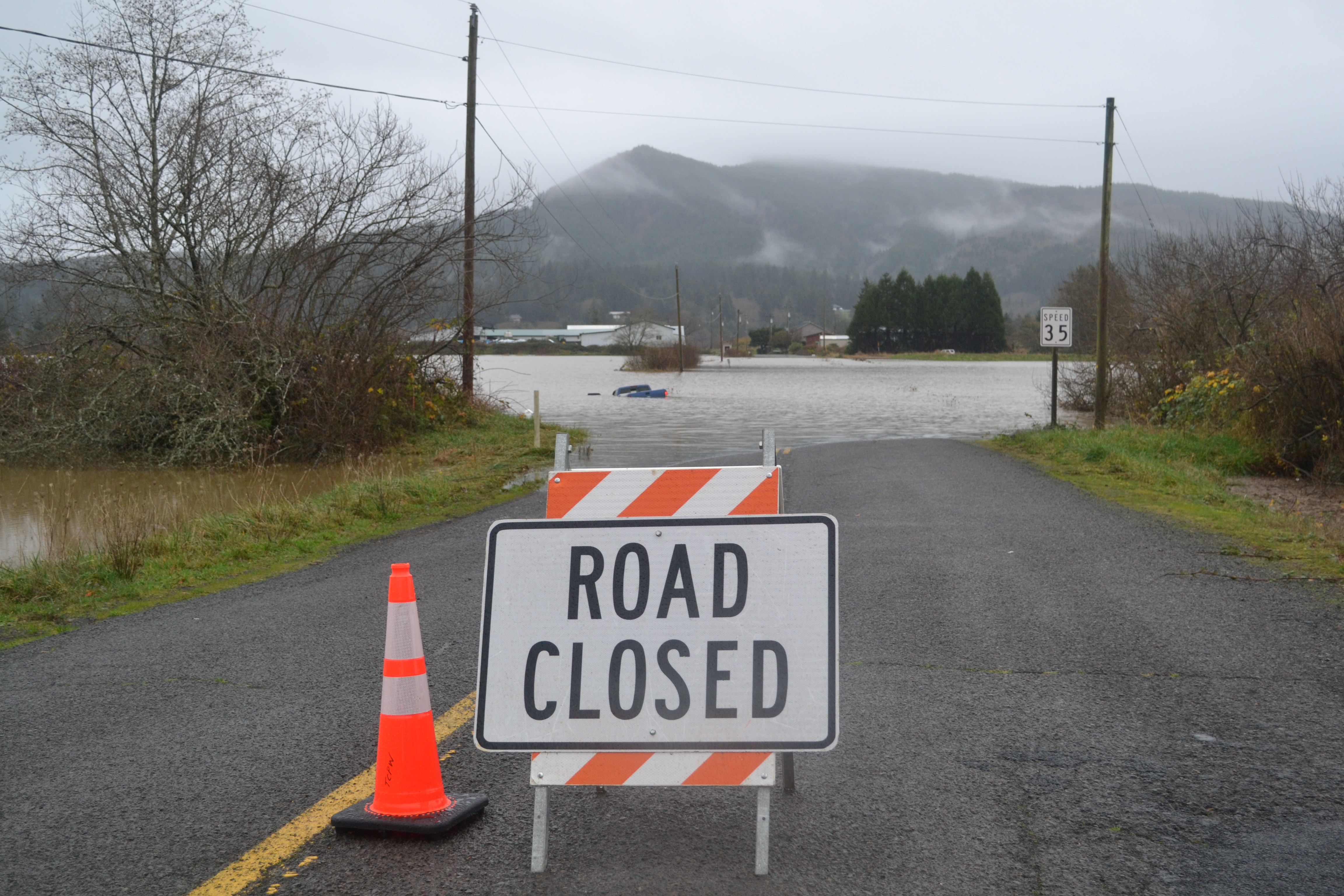 SW Washington rivers flooded, Oregon Coast schools closed as ...