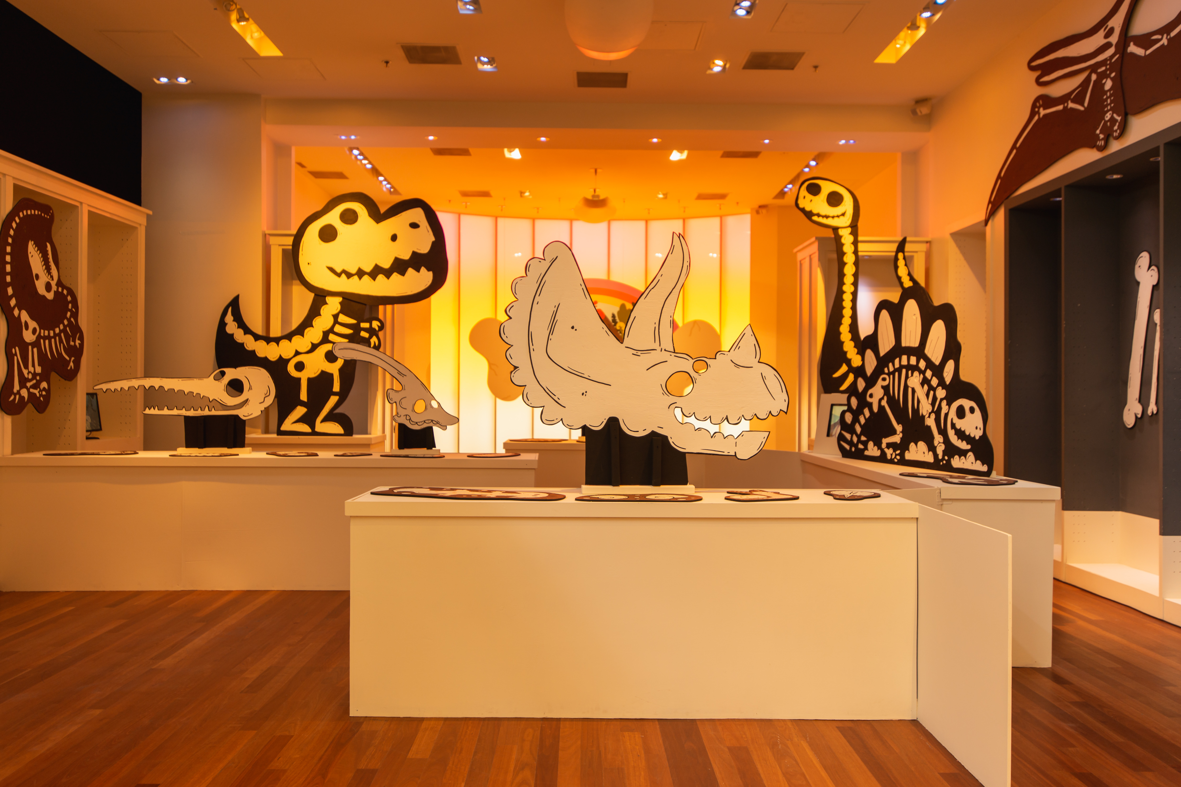 Mike Bennett's Dinolandia exhibit opens in Portland - Vanguard