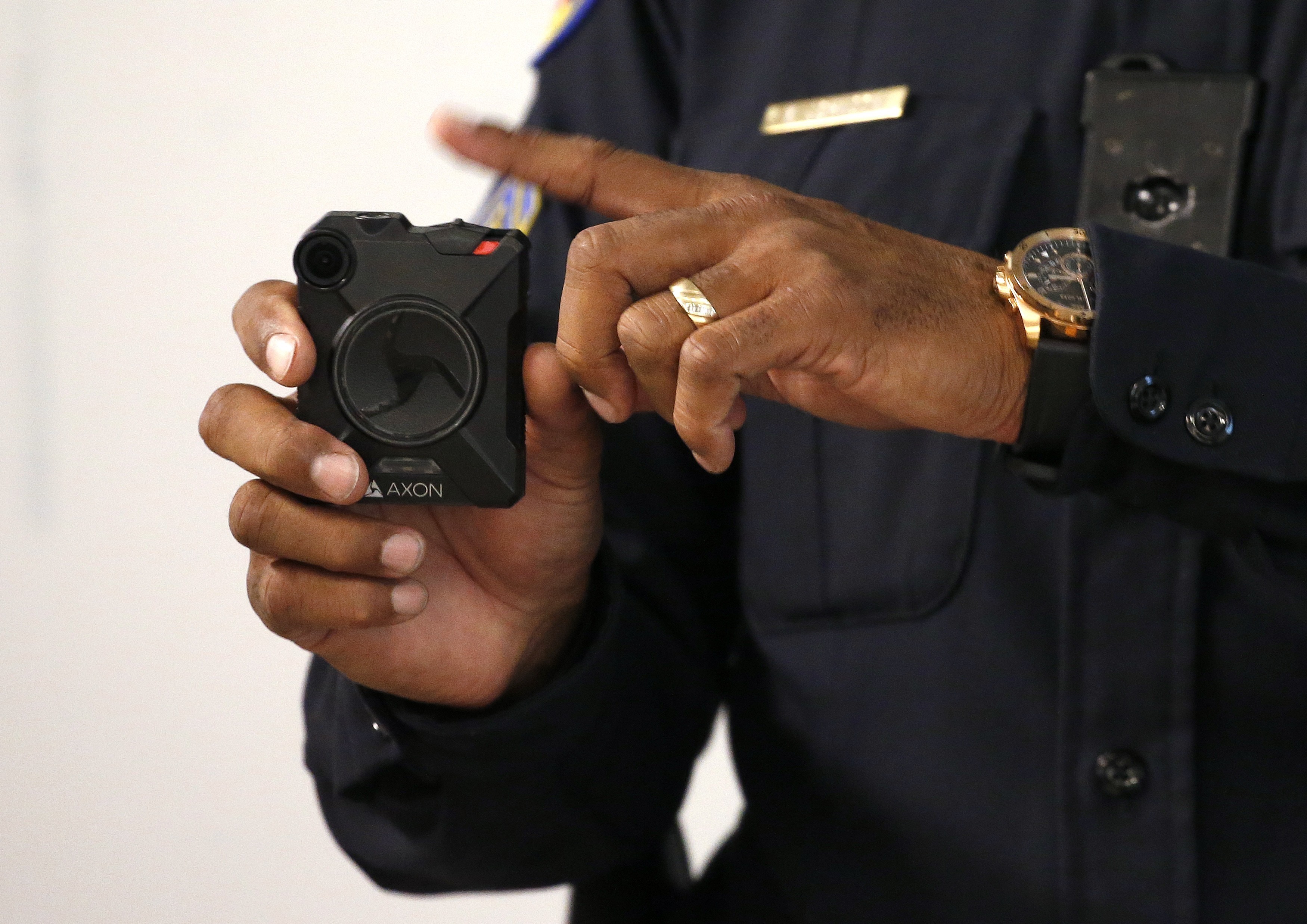 Portland City Council allows $10 million in additional spending on police  body camera program - OPB