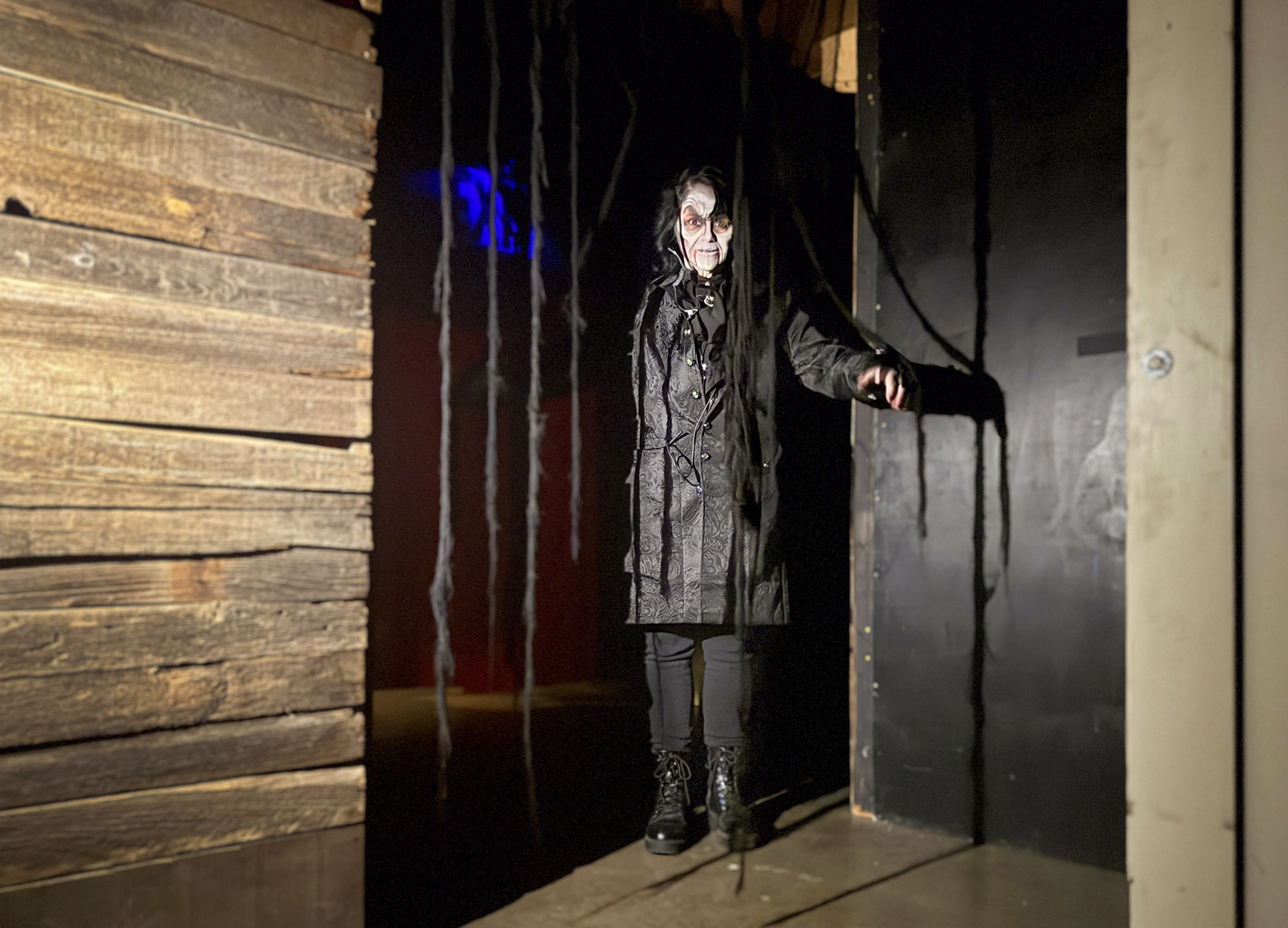 ‘At Work With’: Building a ‘haunt family’ and expelling energy with a ...
