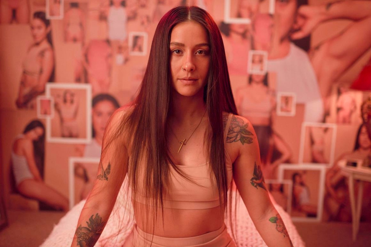 Denise Rosenthal estrenó el videoclip de “Me enamoré de mi” junto a  conocidos rostros y un mensaje de amor propio – En Cancha