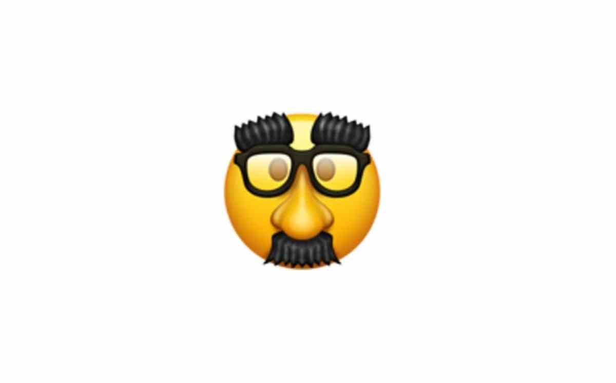 Emoji con 2025 bigote y lentes