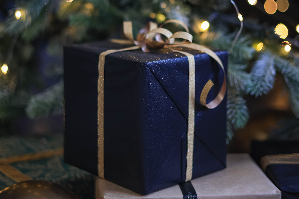 10 Detalles para Regalar esta Navidad de $10 o Menos • Mama Latina Tips