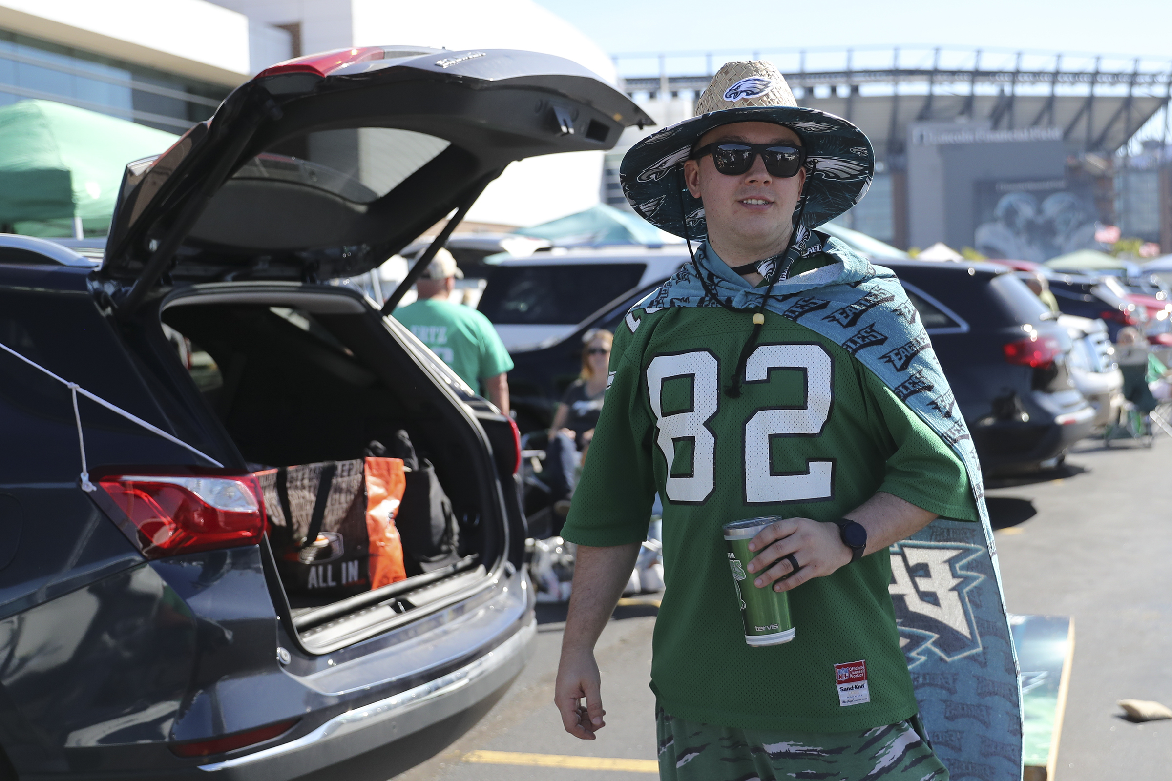 A beautiful thing': Eagles fans back for a new season and — yay! — the  return of tailgating