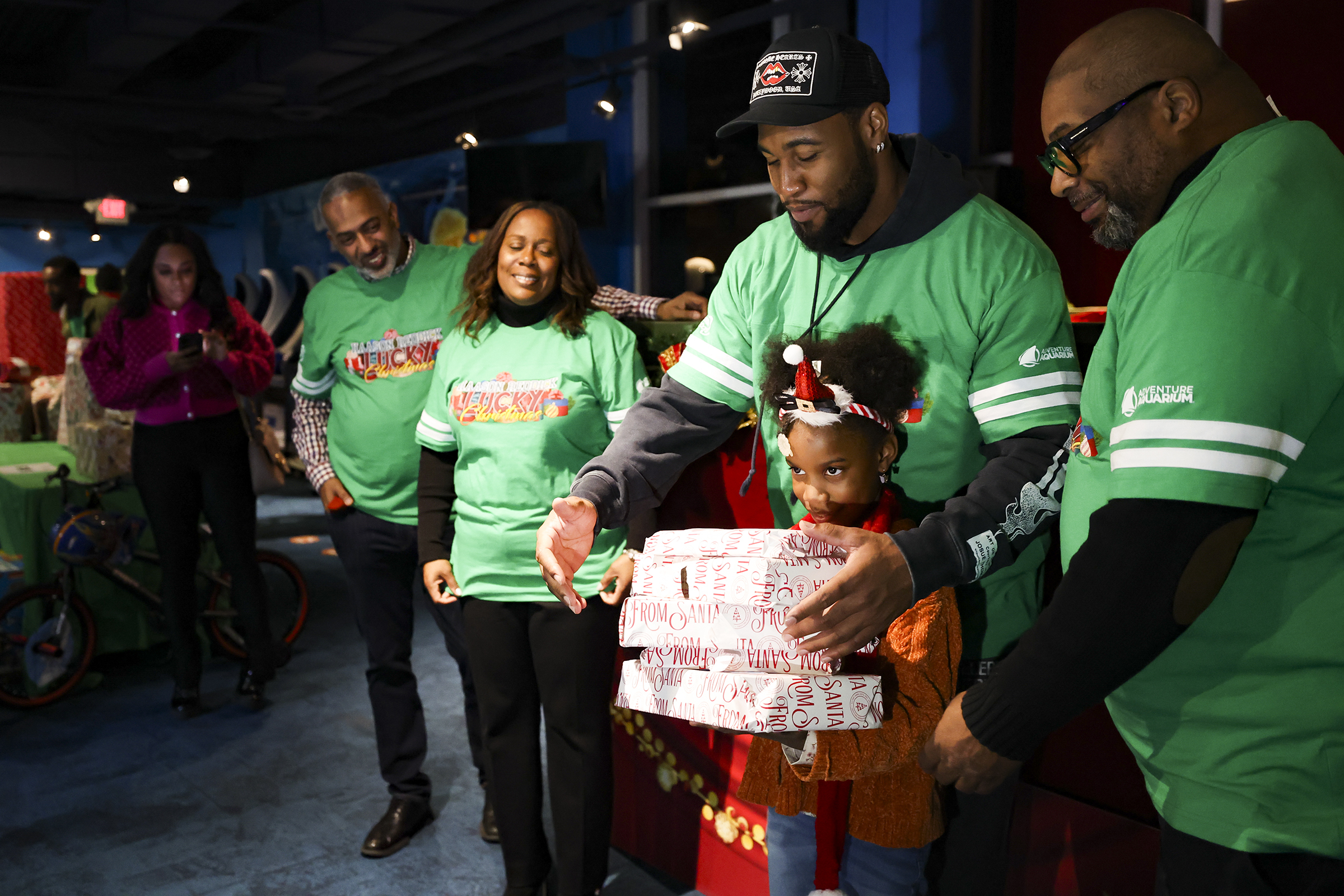 Philadelphia Eagles' Haason Reddick hosts 'Lucky Christmas' in Camden, image size:2400x1600